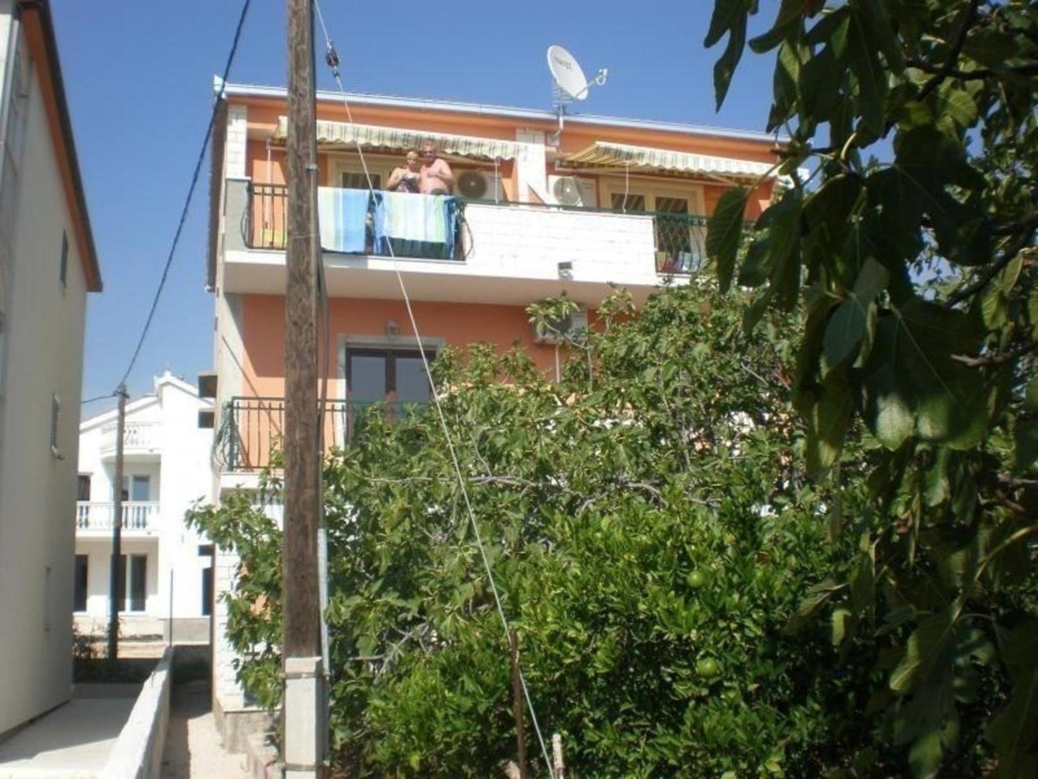 Apartment Mit Balkon