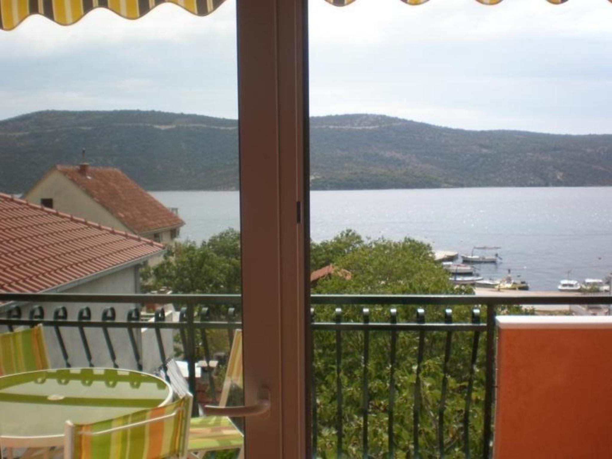Apartment Mit Balkon