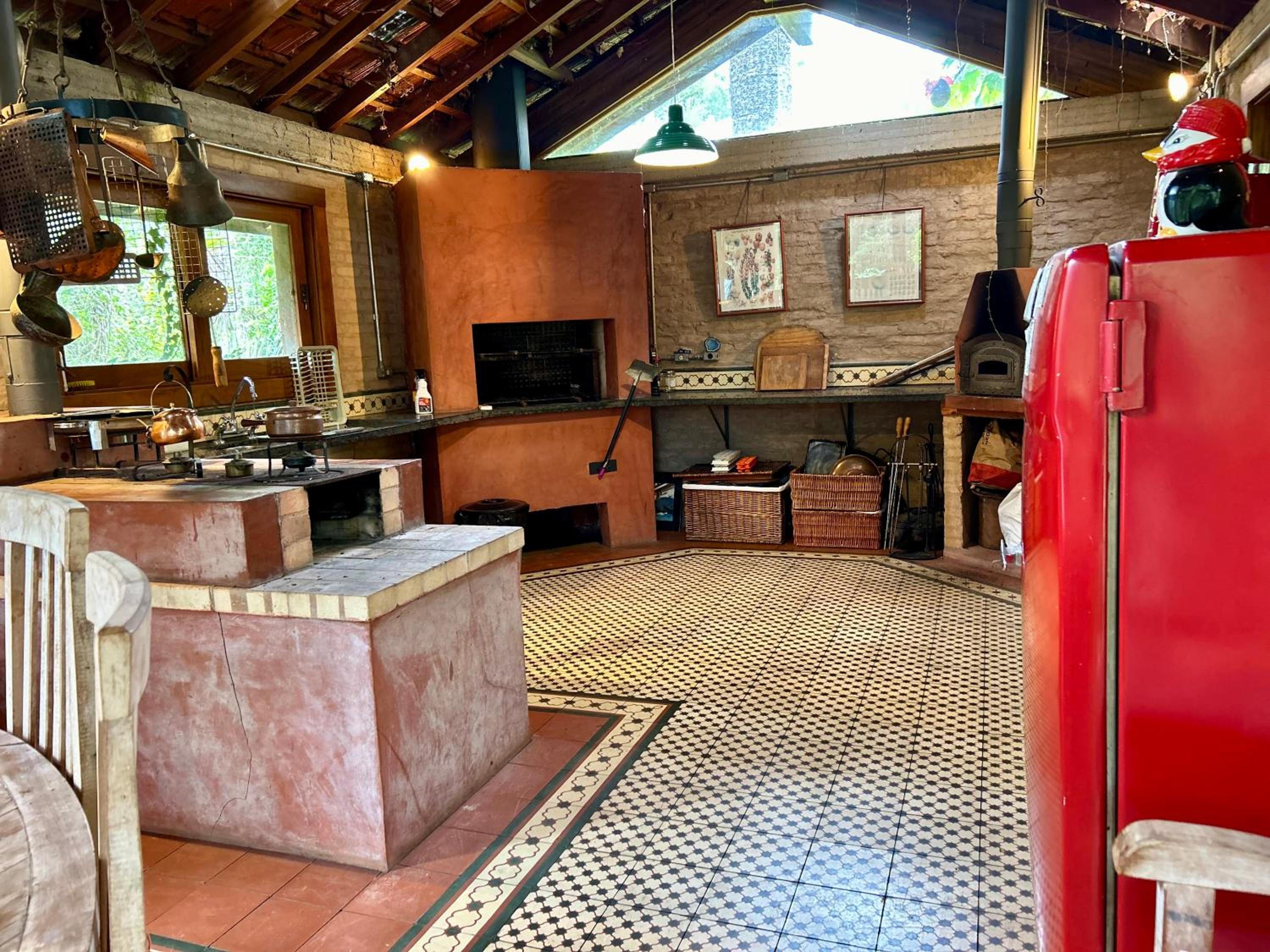 Casa Toscana com piscina a 10min do Capivari