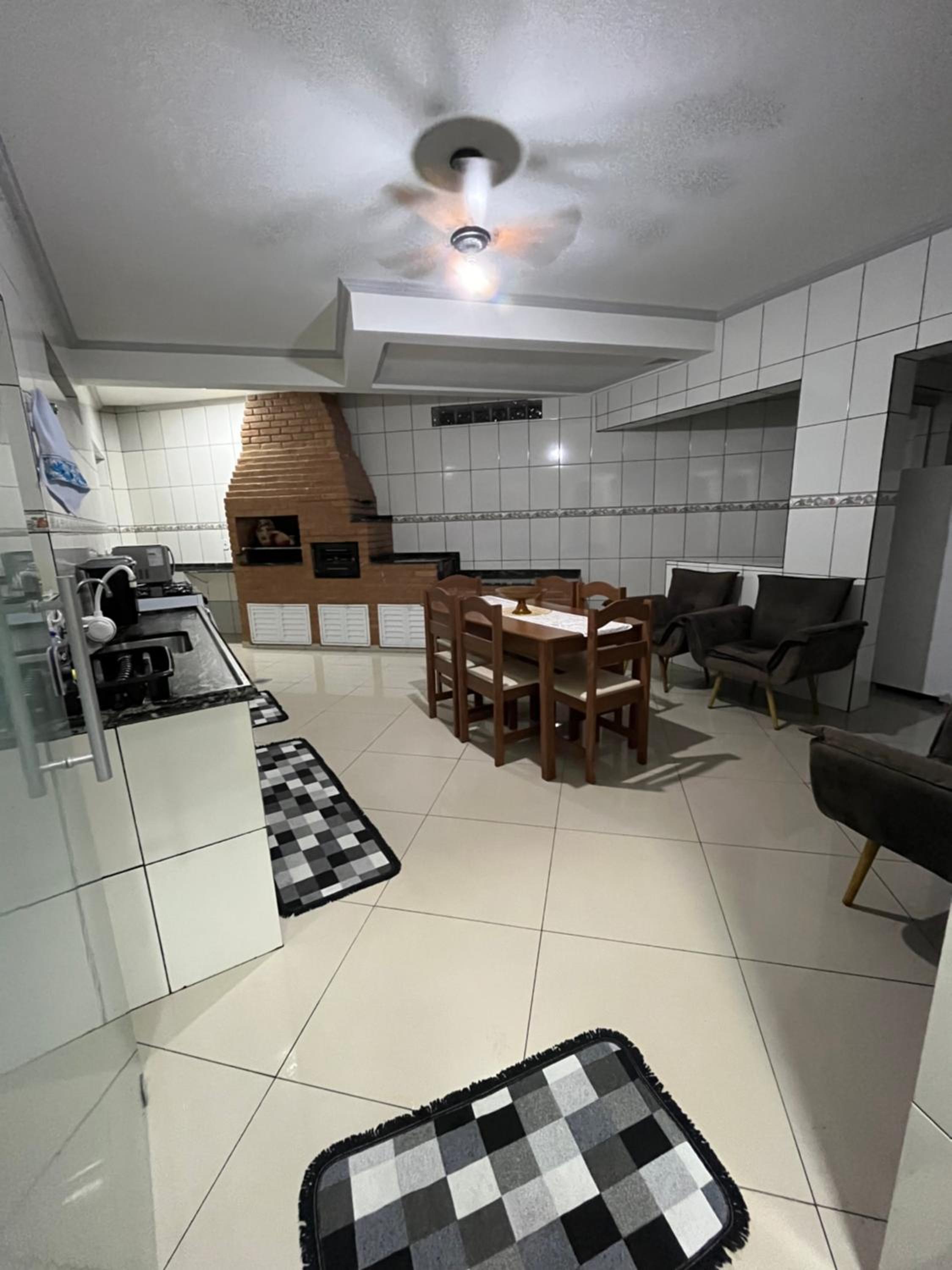 Linda Casa próximo ao Lago