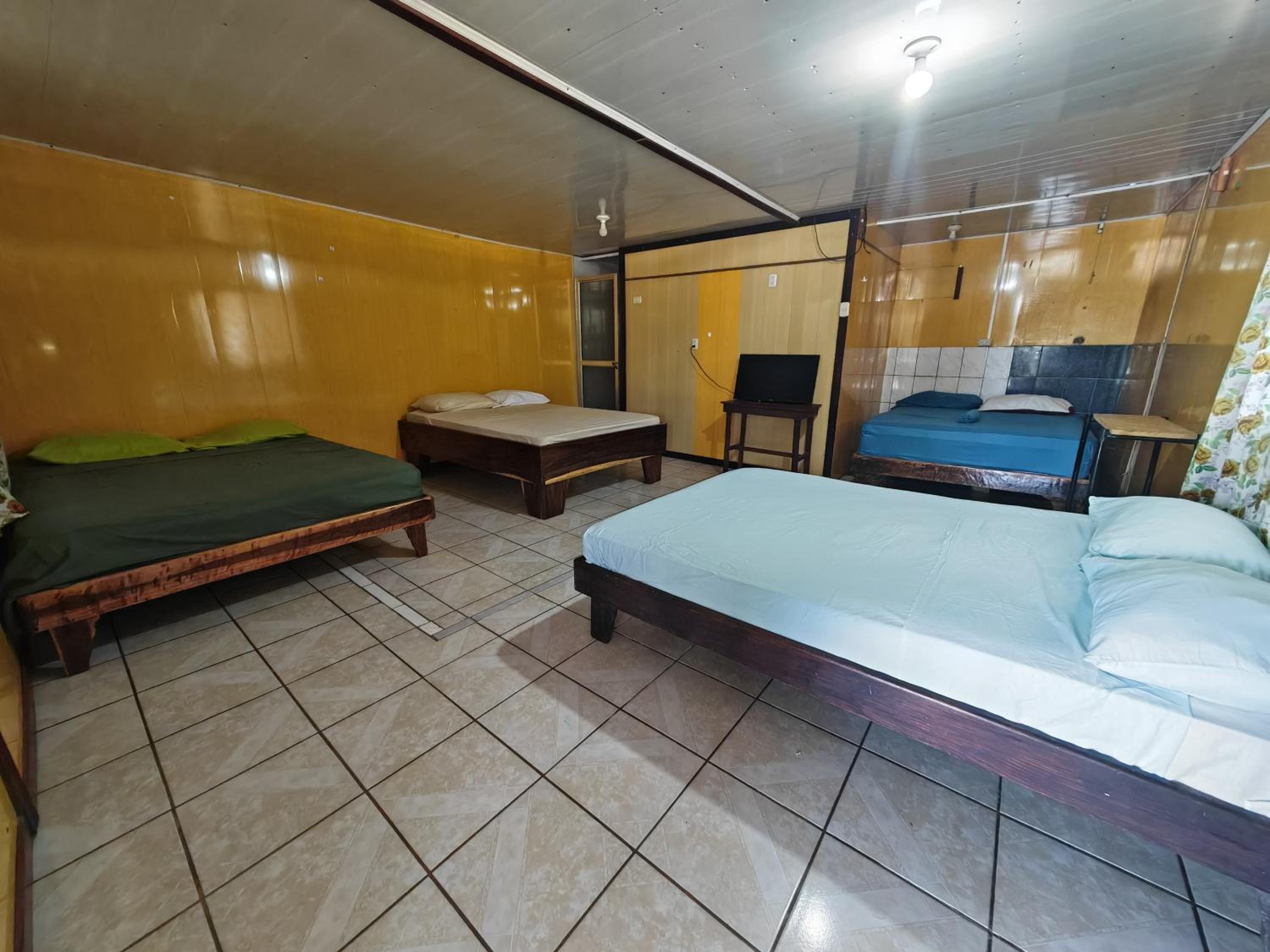 Hostel y Cabinas YILMER