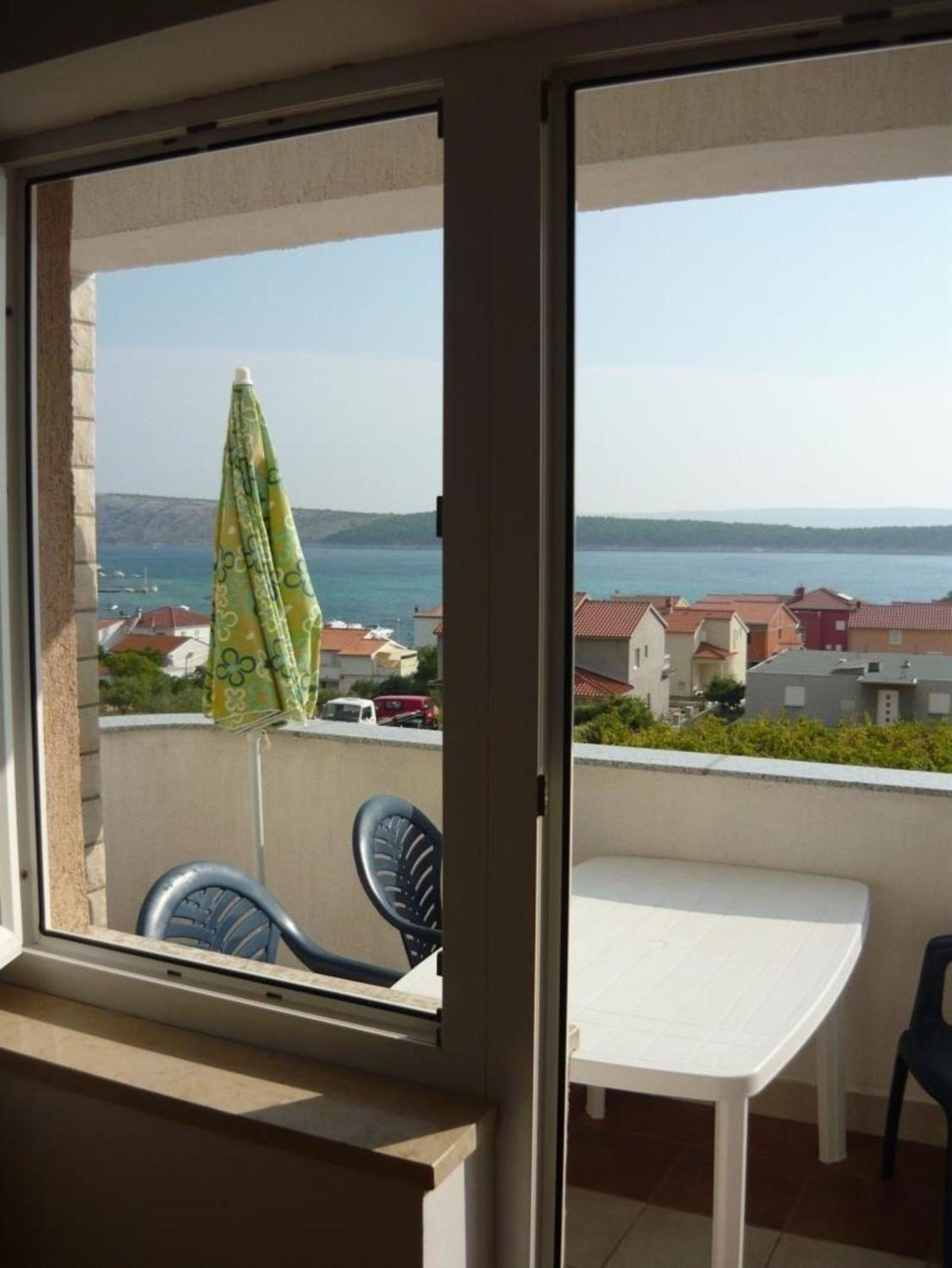 Wohnung in Barbat mit Terrasse und Grill view 3