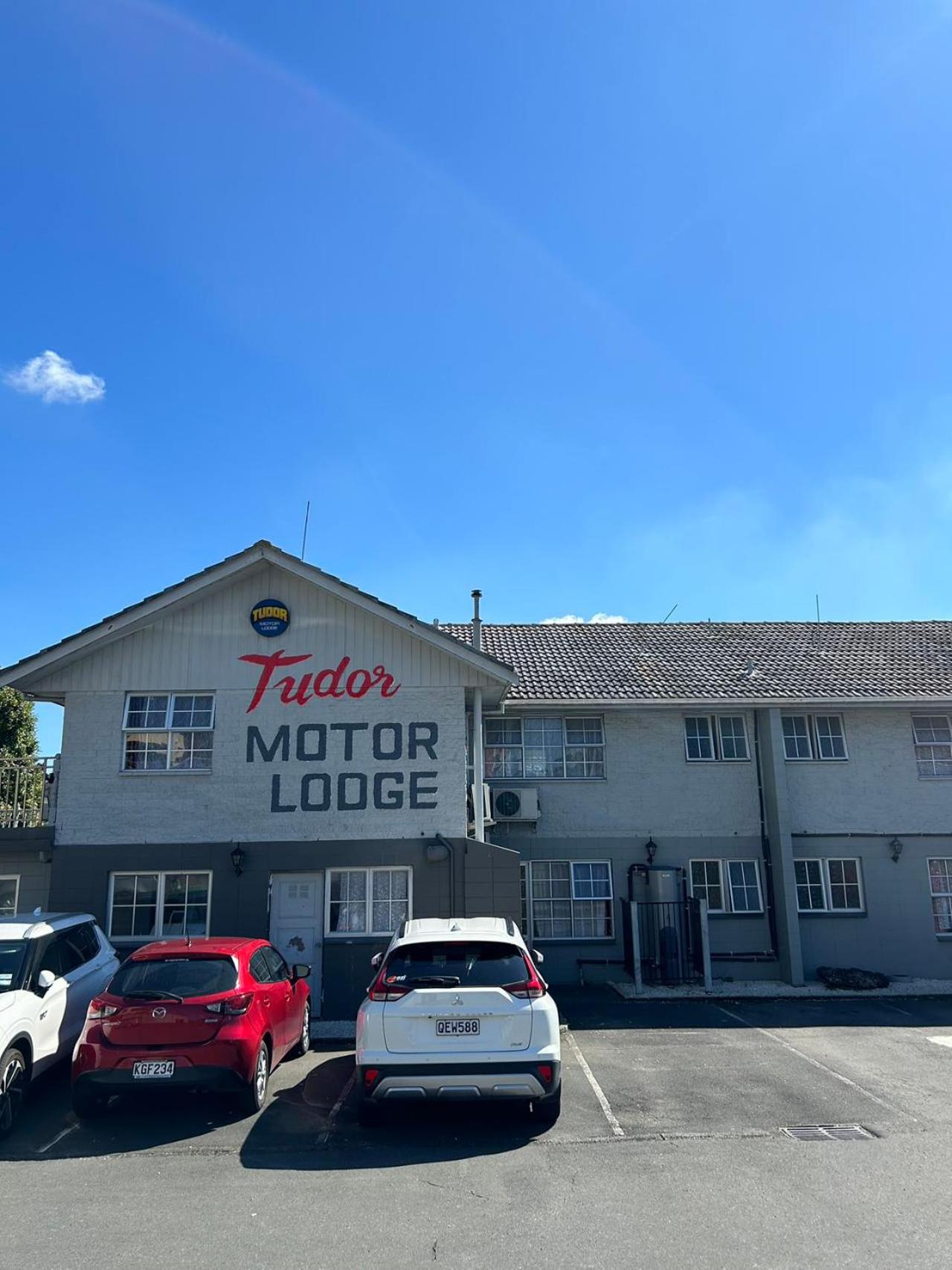 Tudor Motor Lodge