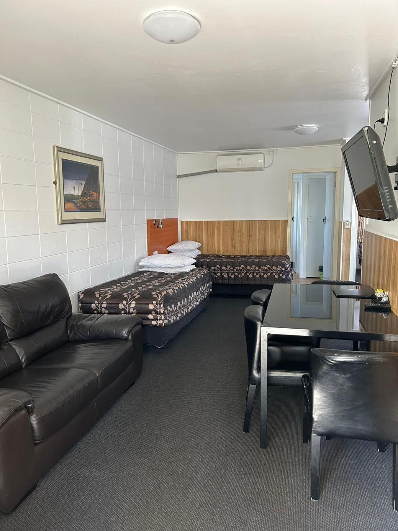 Tudor Motor Lodge