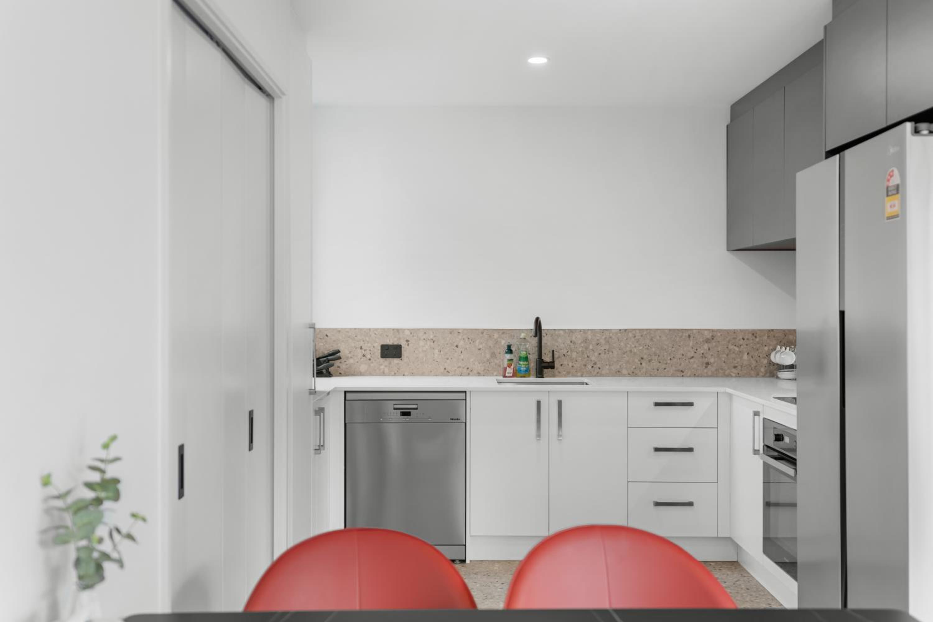 Deluxe Downtown Residence 3 Bed 3 Bath view 5
