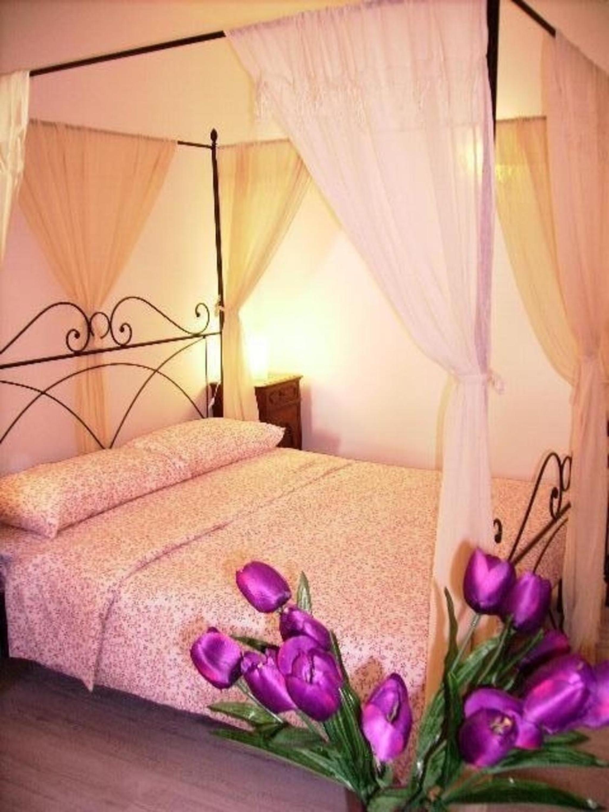 Ferienwohnung für 2 Personen 2 Kinder ca 55 qm in Miasino, Piemont Ortasee photo 2