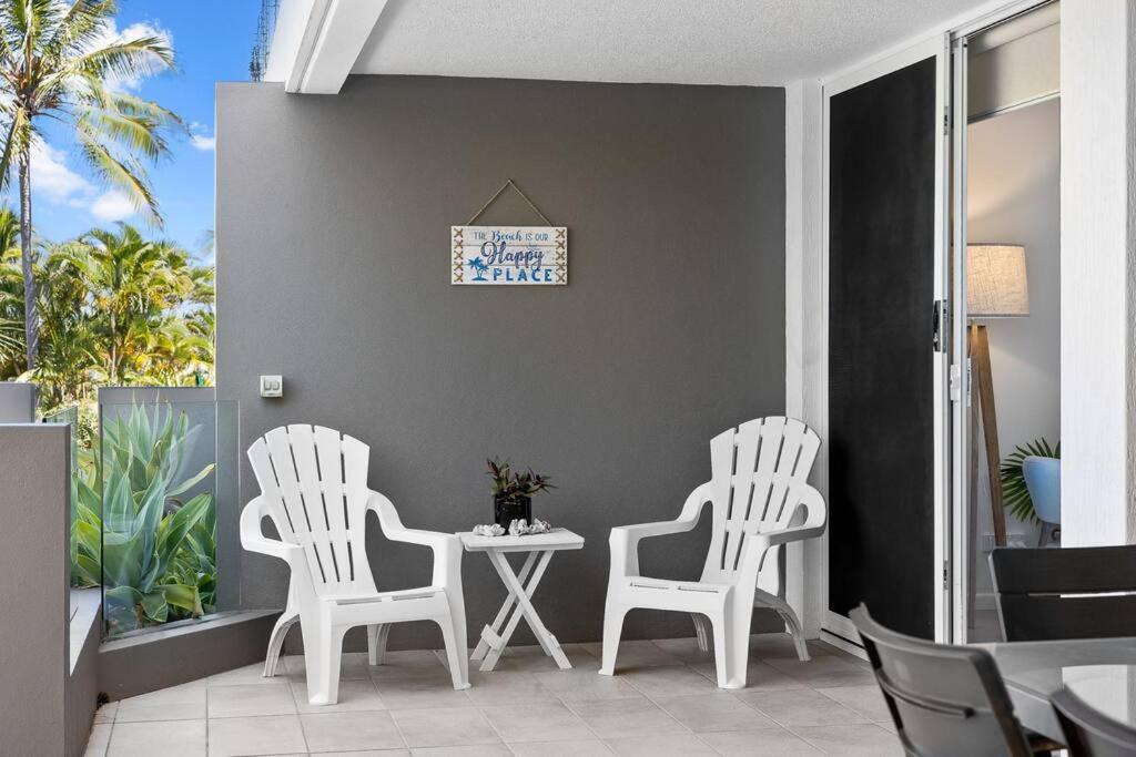 The Sunshine Villa 2 Min walk to Village Beach