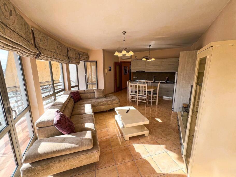 Highrise City View 2-BR Apt