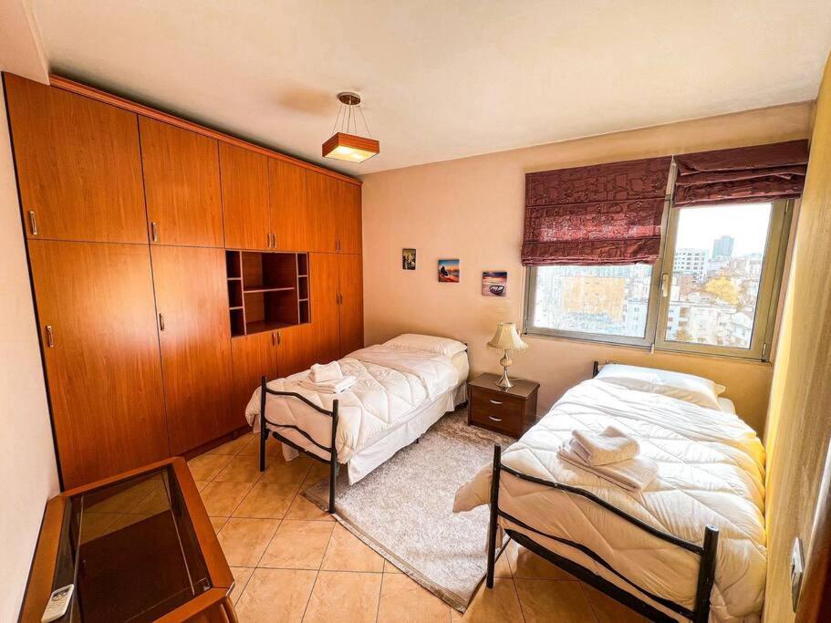 Highrise City View 2-BR Apt