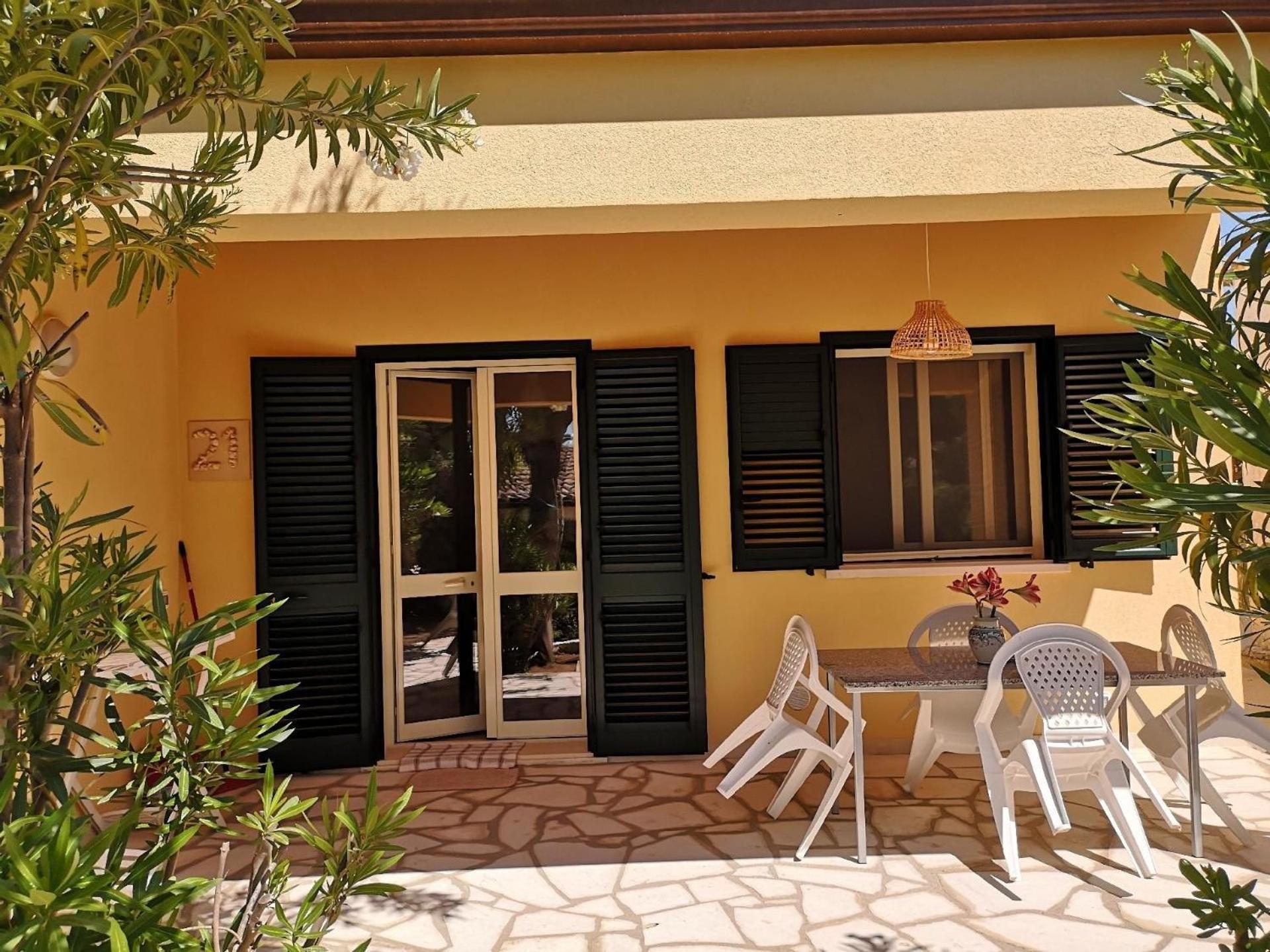 Schöner, neuer und zentraler Bungalow direkt am Sandstrand auf Sizilien photo 5