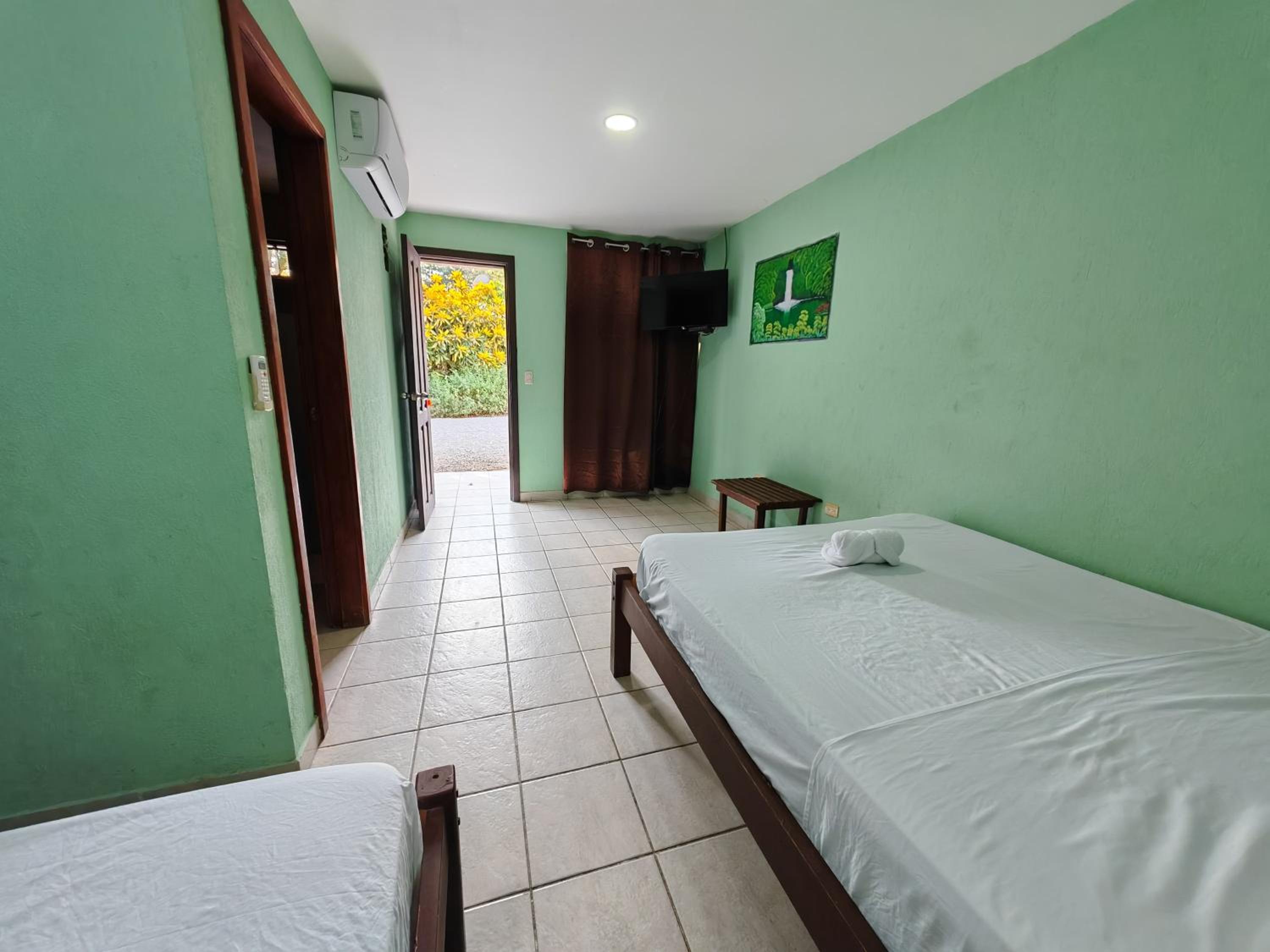 Bioluminiscencia Hostel Tours - South
