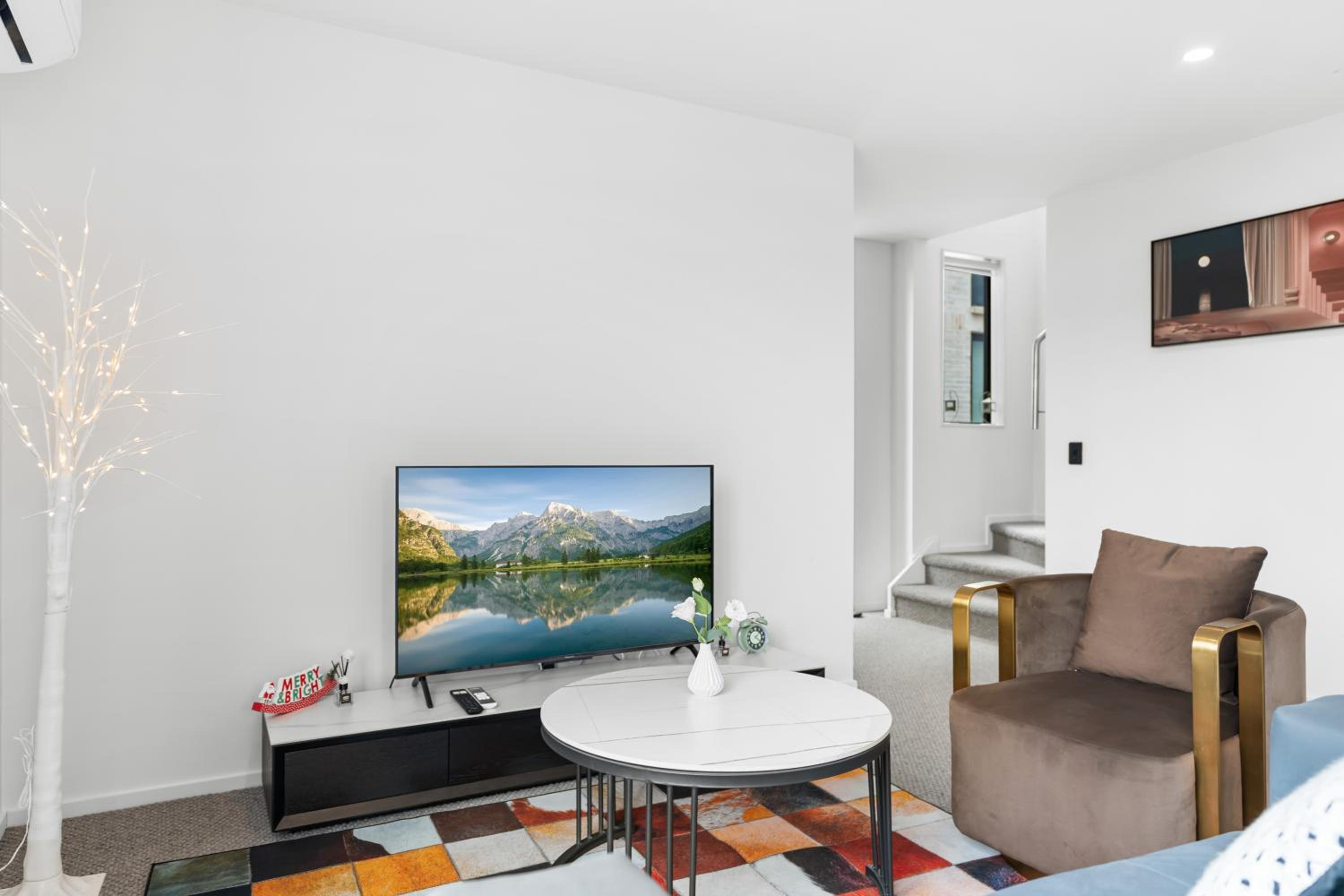 Elegant City Suite 2Bedrooms view 4