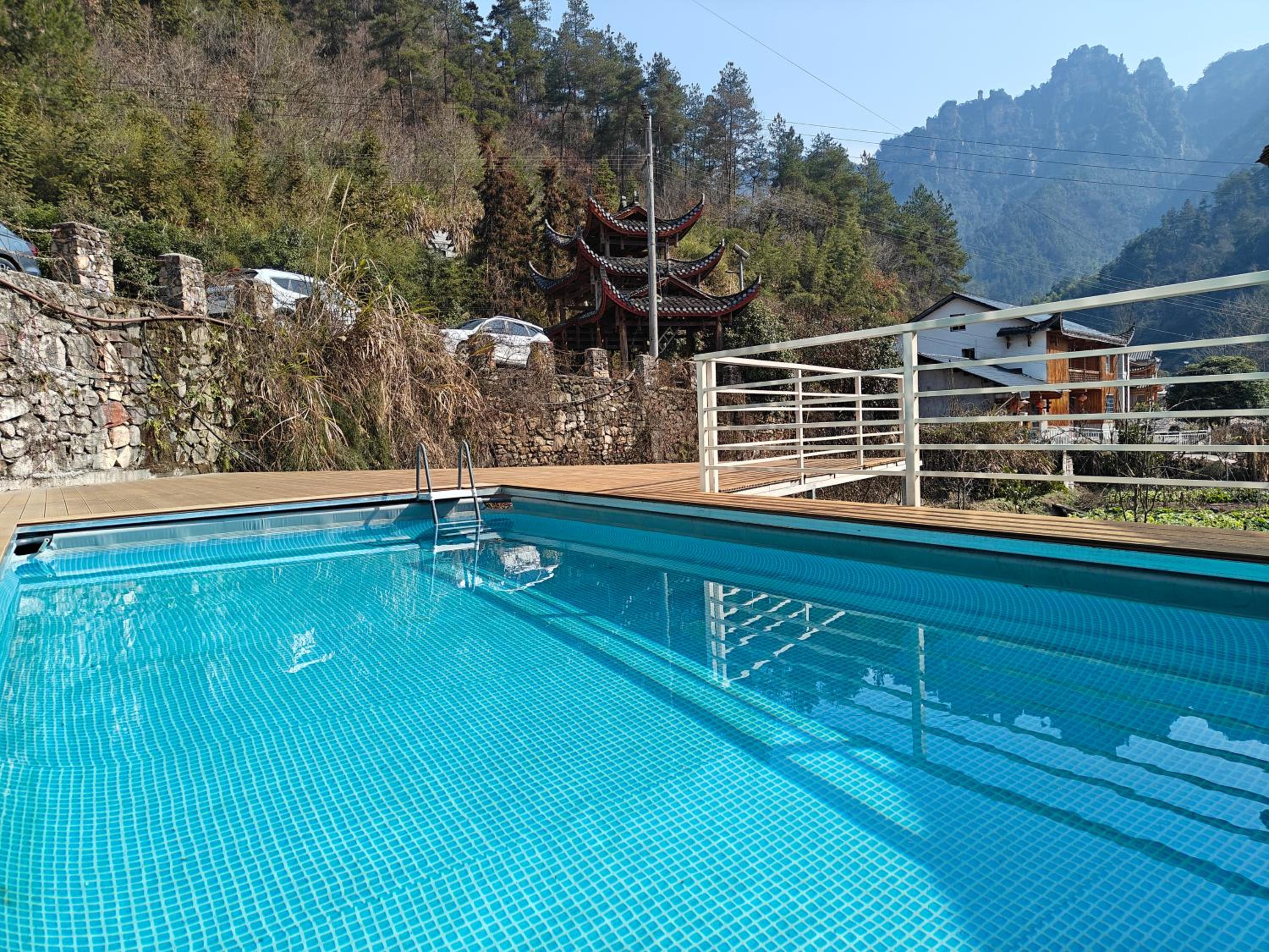Whispering Mountains Boutique Hotel