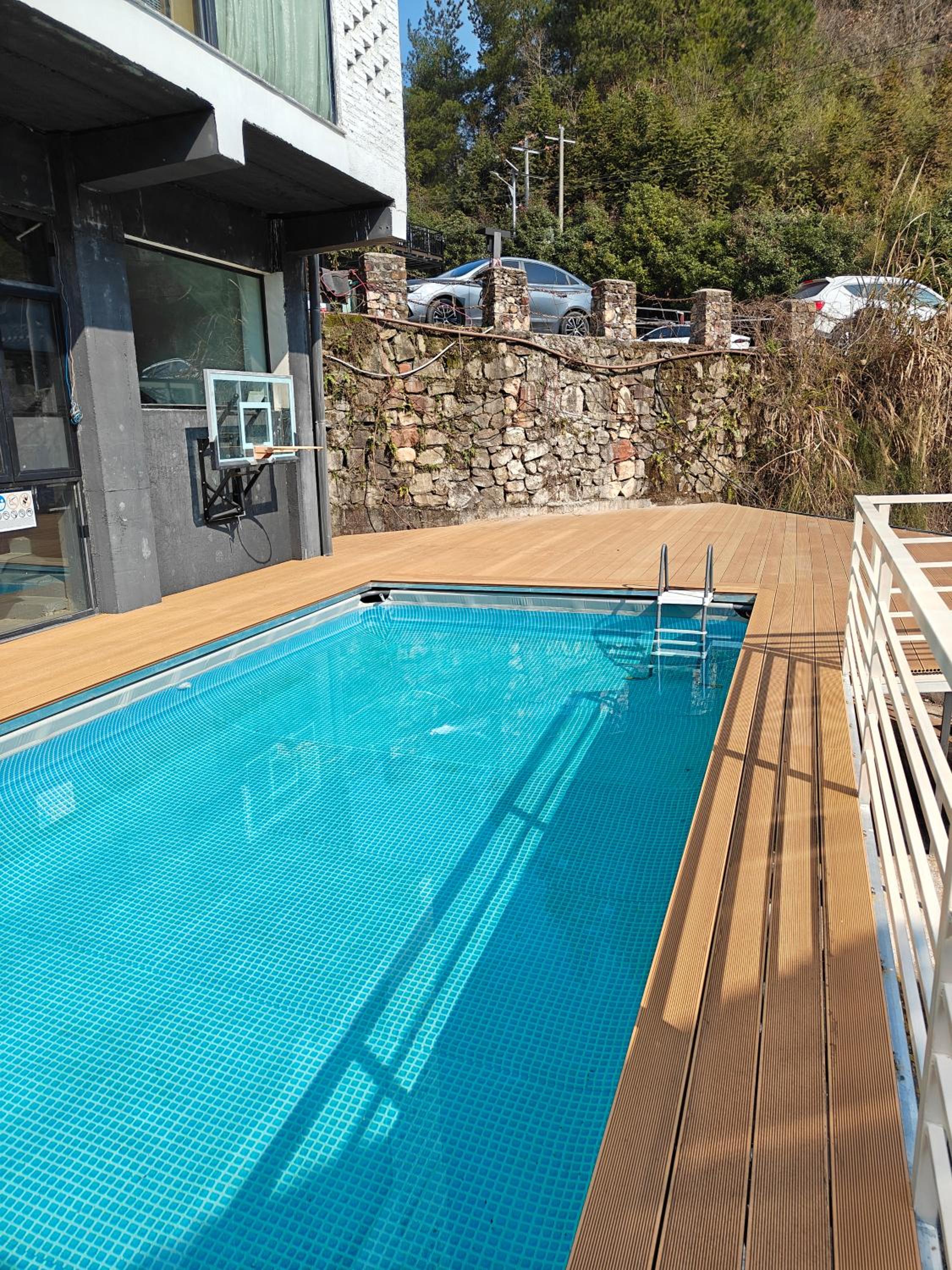 Whispering Mountains Boutique Hotel