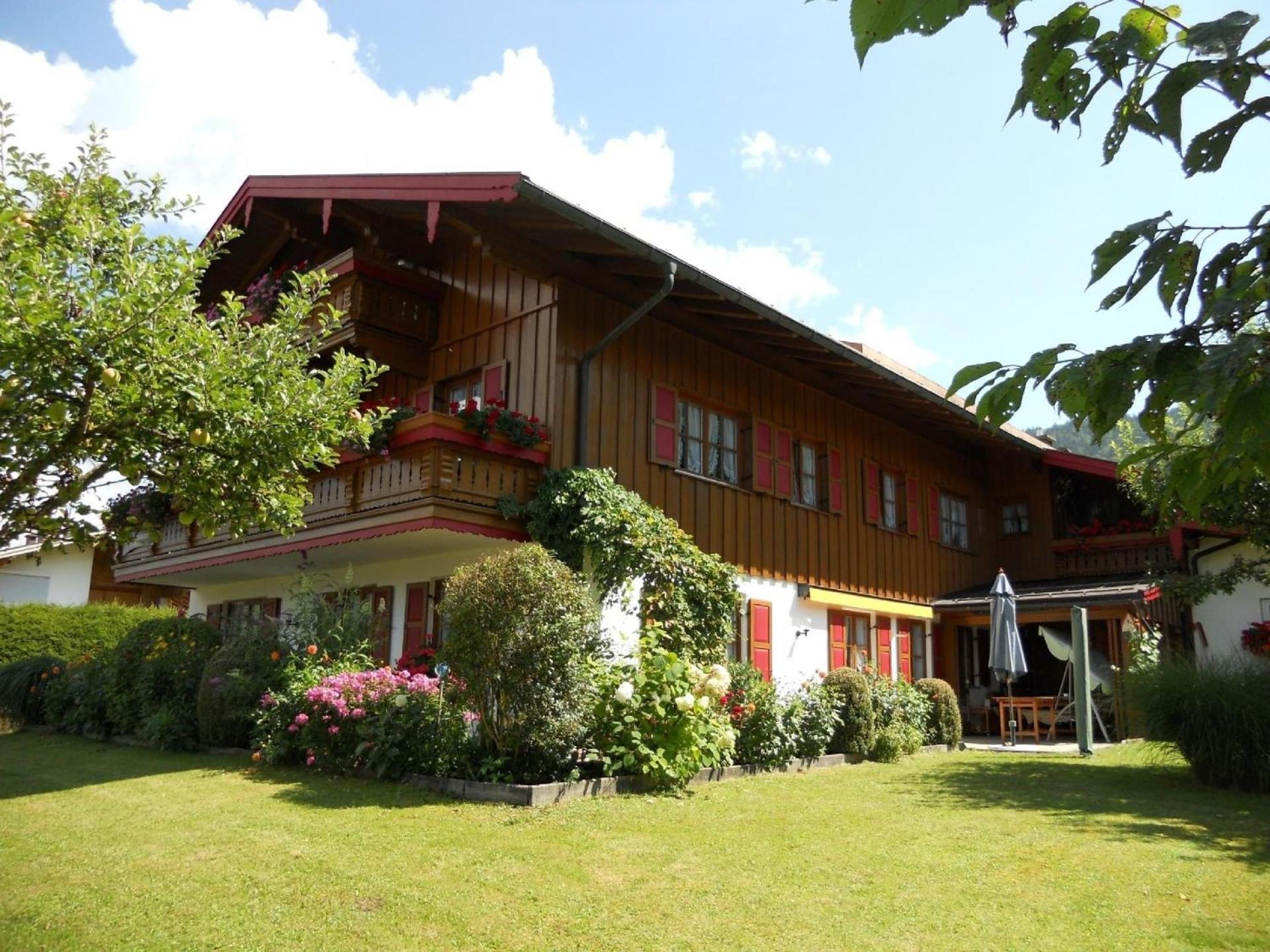 Komfortable Ferienwohnung Mit Herrlichem Bergblick