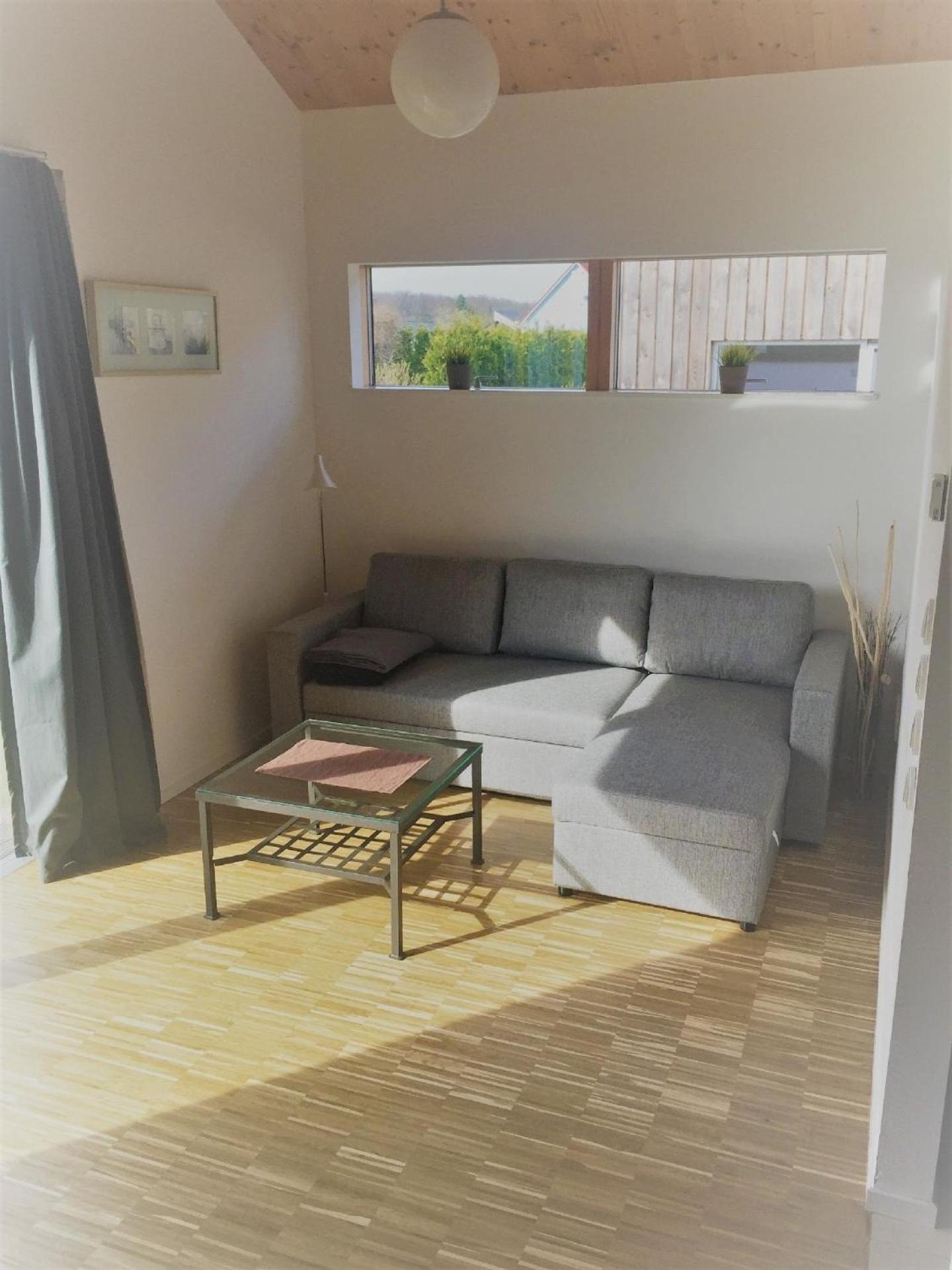 Strandnahes Ferienhaus Mit Terrasse Und Stellplatz