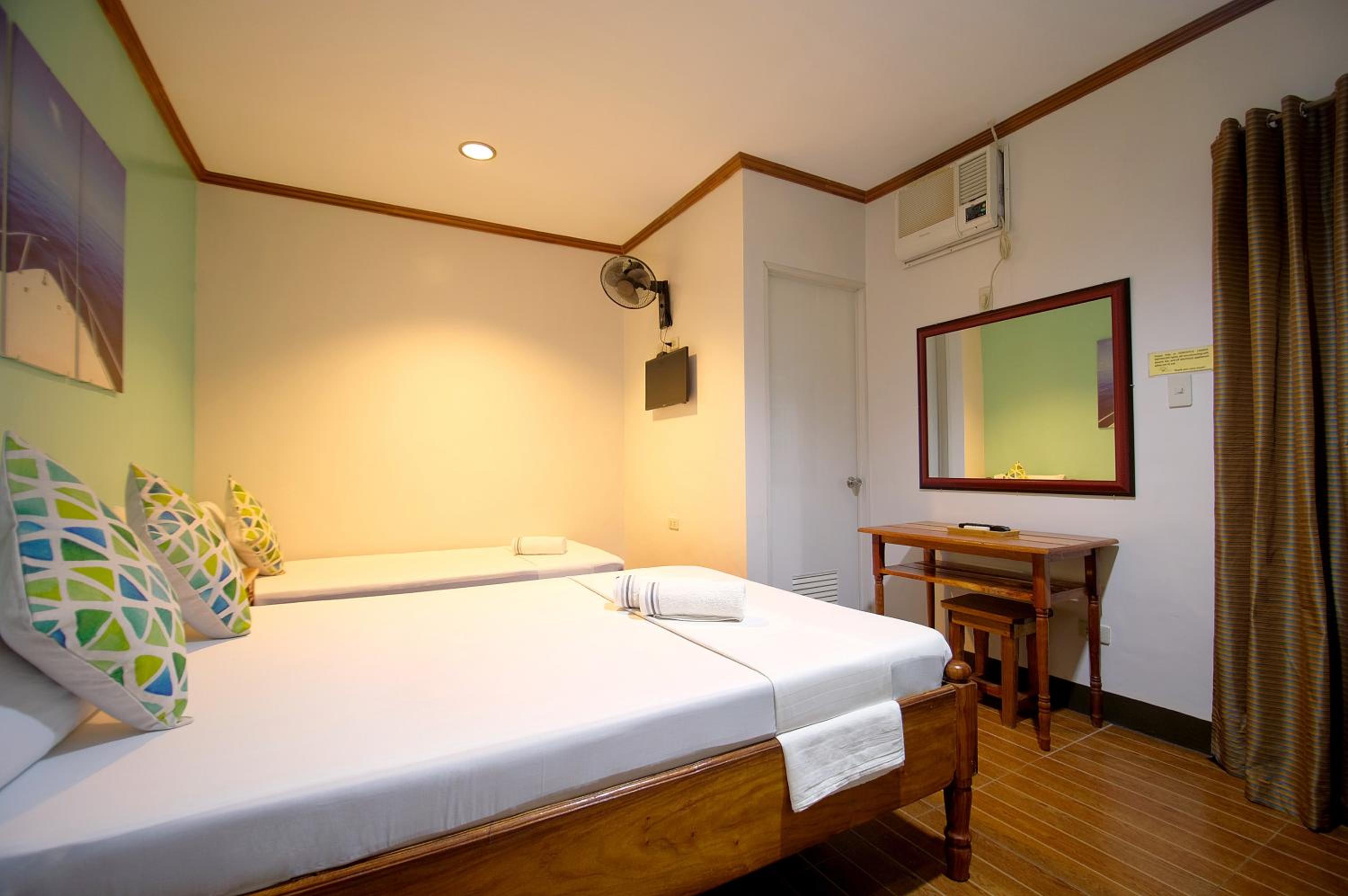 ISLANDS VIEW INN