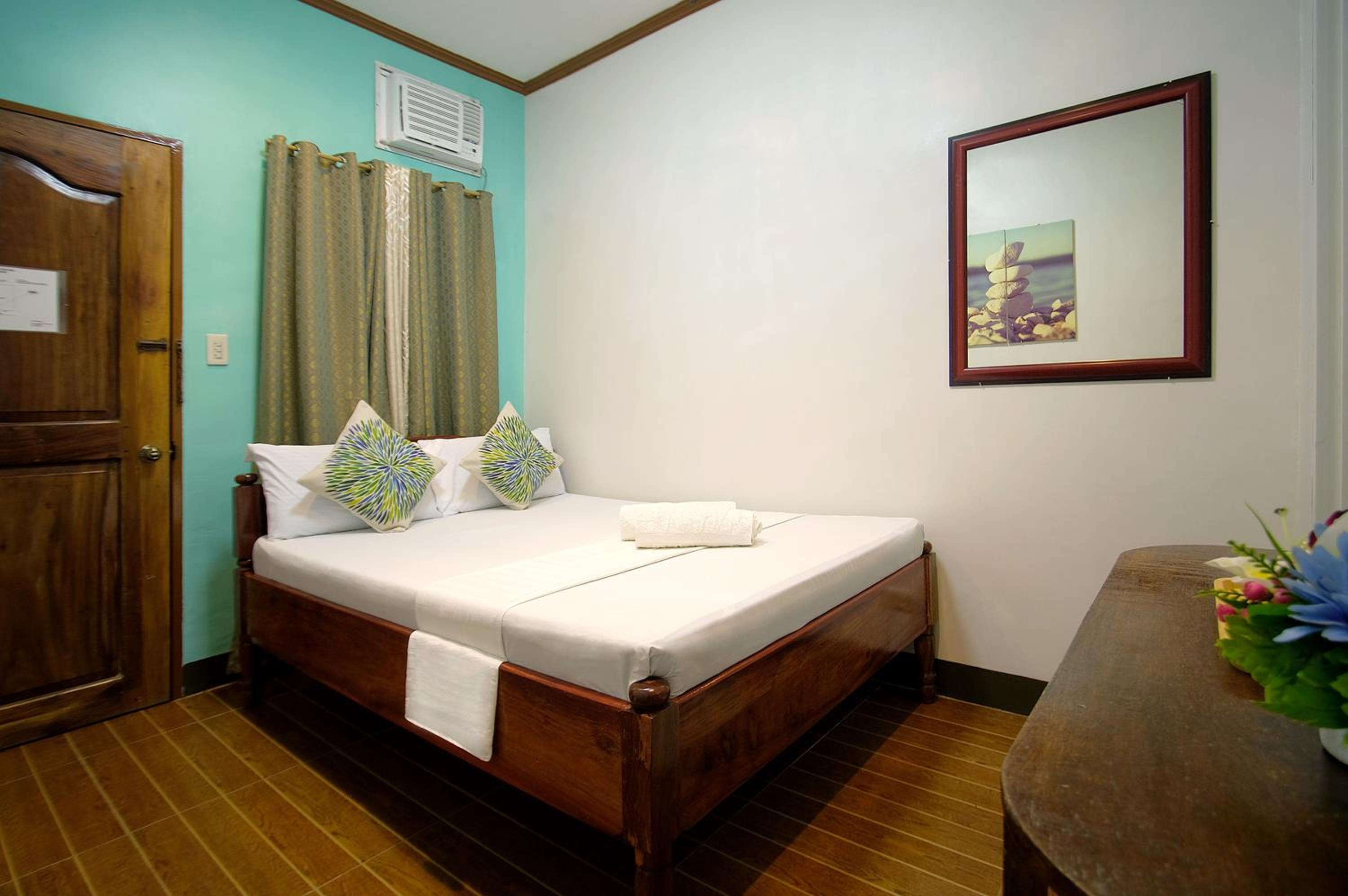 ISLANDS VIEW INN