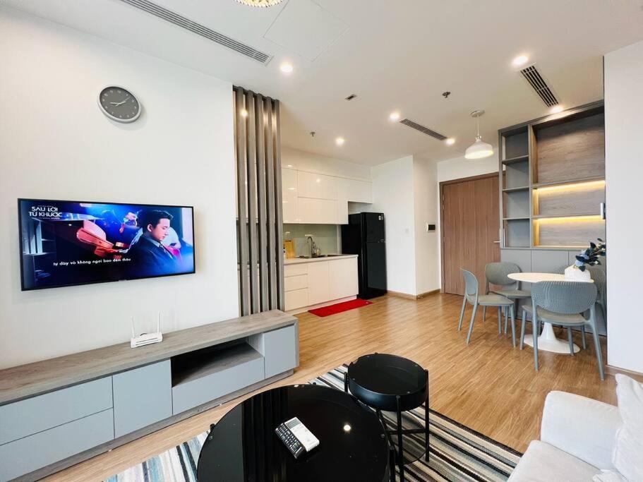 VNRooms - 2BR Vinhomes Skylake/ Unique & Youthful