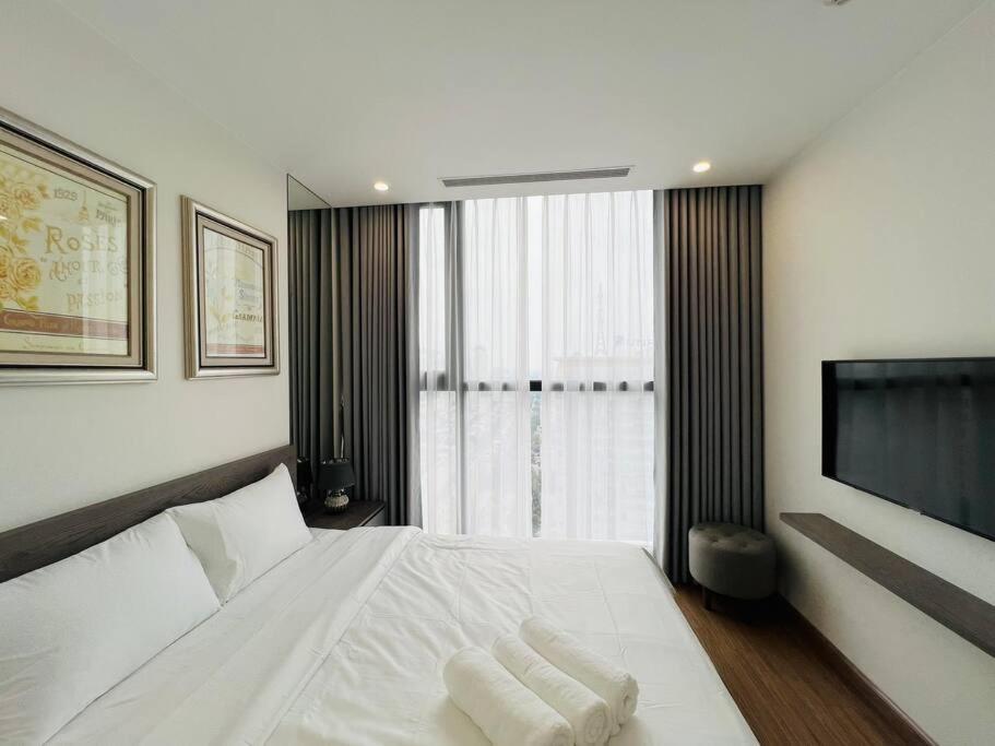 VNRooms - 2BR Vinhomes Skylake/ Unique & Youthful