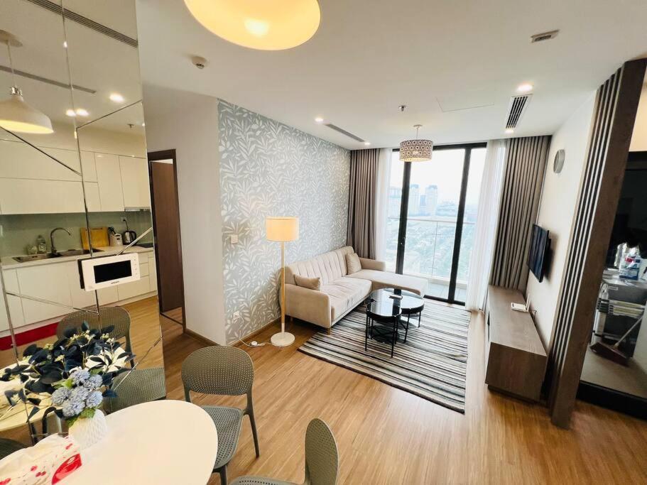 VNRooms - 2BR Vinhomes Skylake/ Unique & Youthful