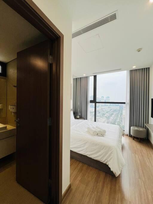 VNRooms - 2BR Vinhomes Skylake/ Unique & Youthful