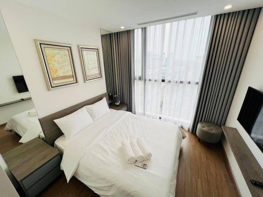VNRooms - 2BR Vinhomes Skylake/ Unique & Youthful