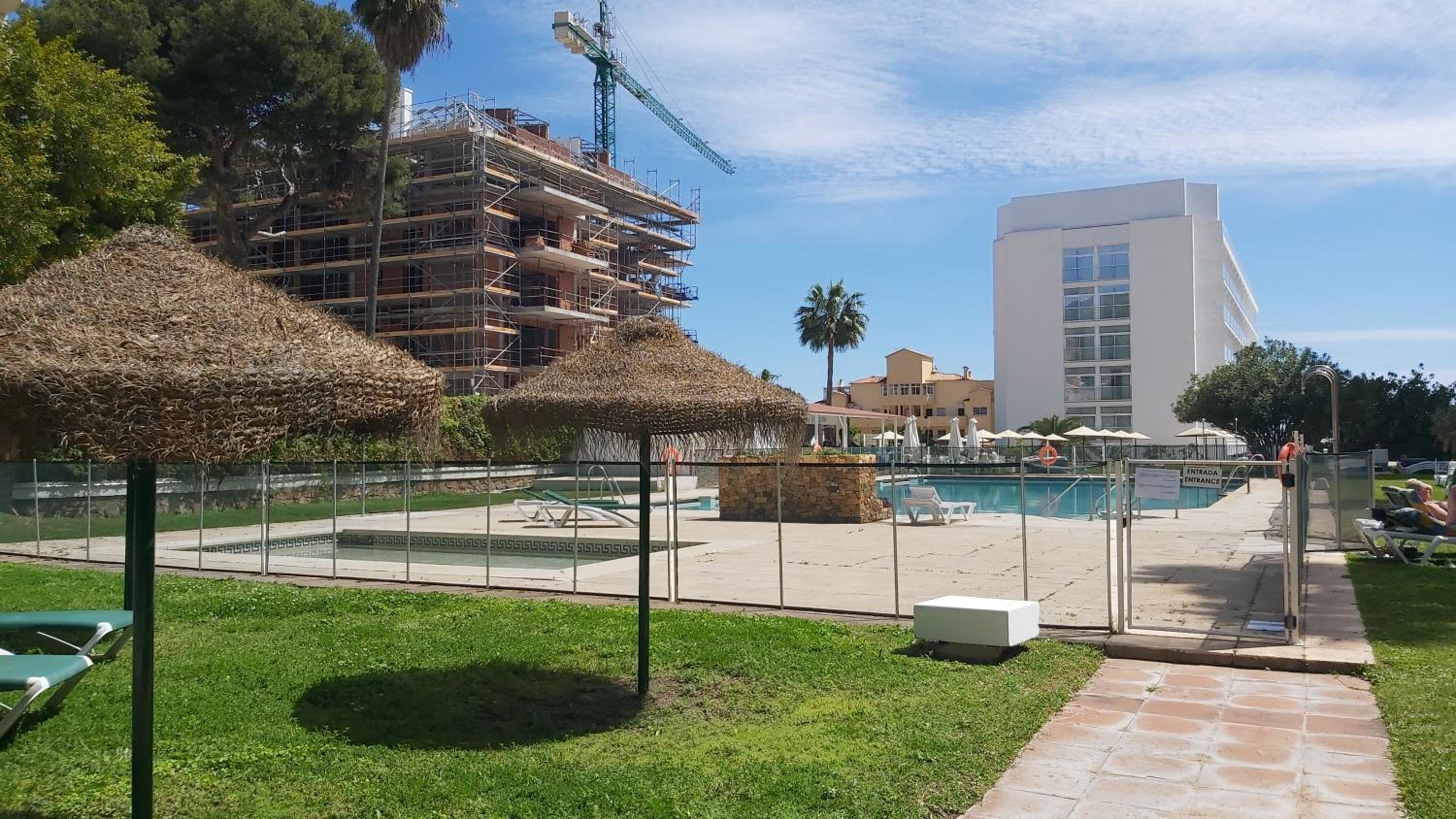 Del Parque Flats Alay Beach