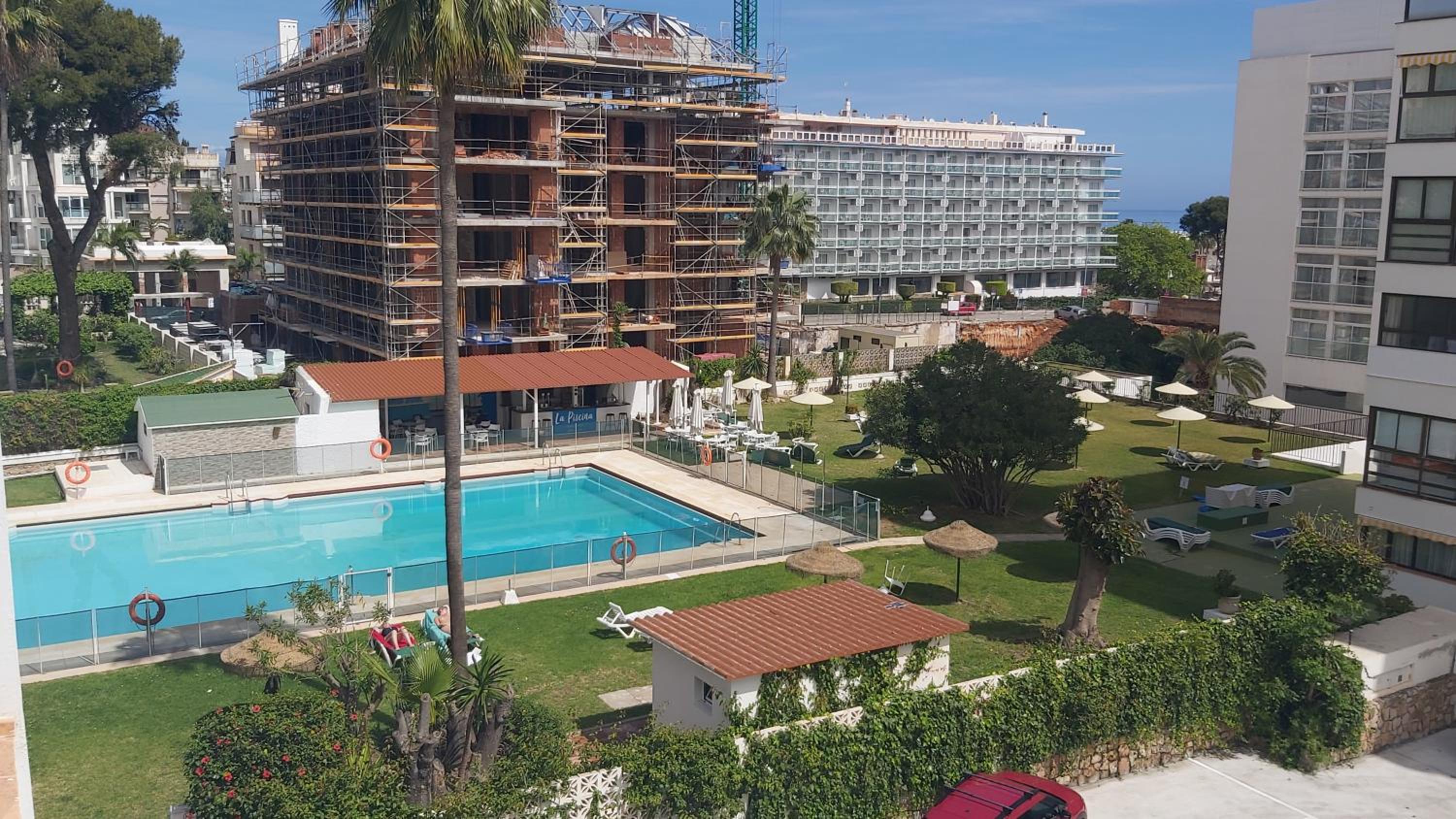 Del Parque Flats Alay Beach