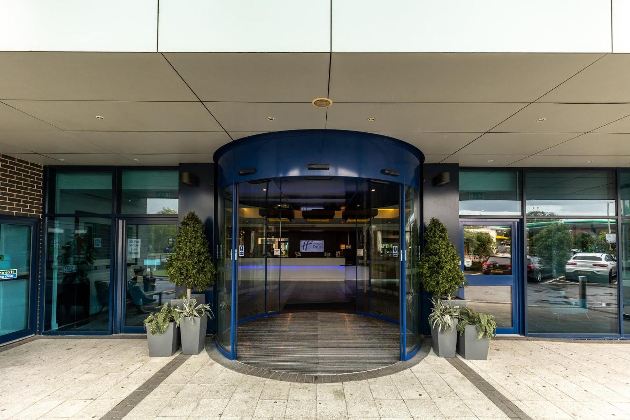 Slough Vacations - Holiday Inn Express London Heathrow T5, an IHG Hotel - Property Image 7