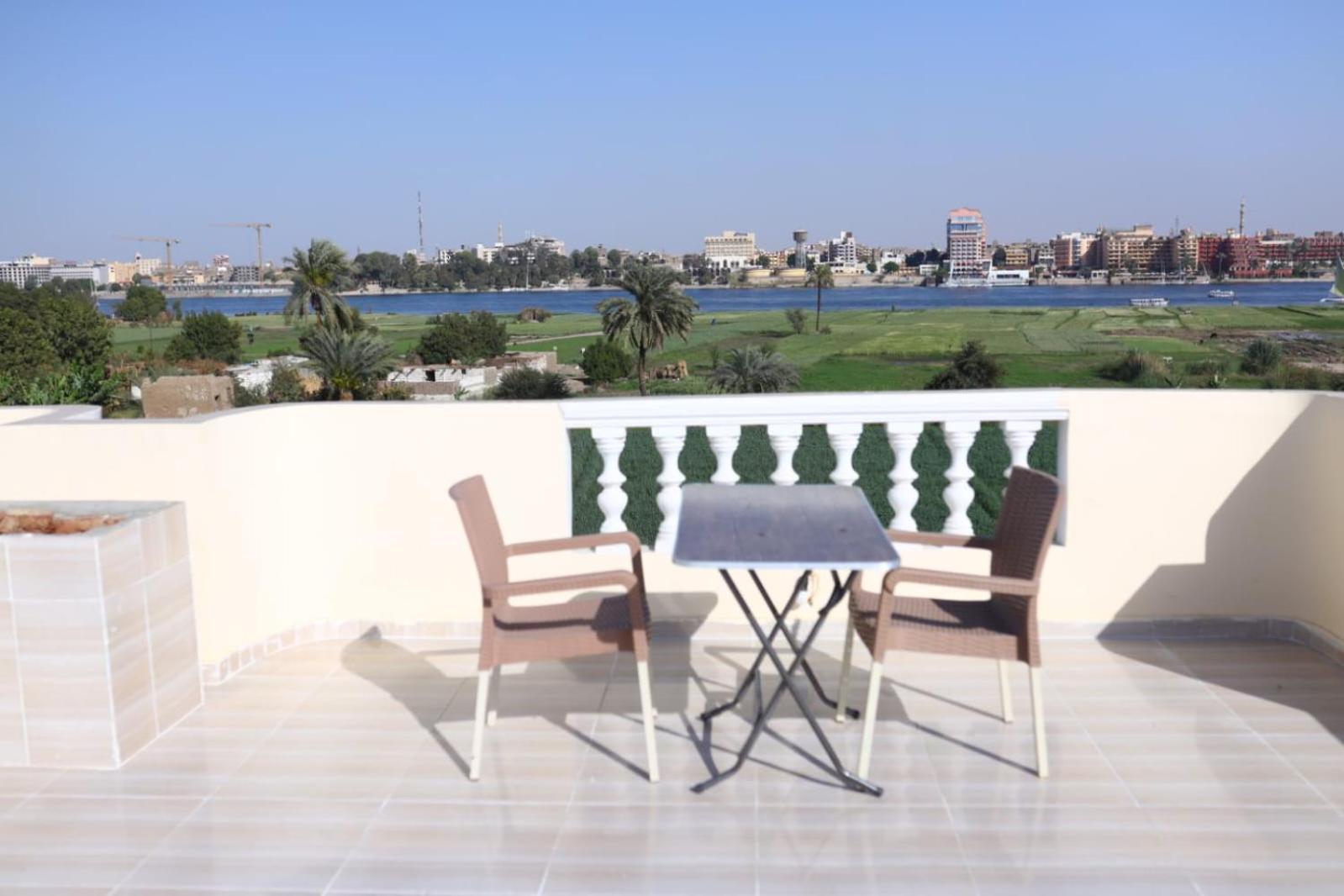 Nille and Garden View Apartment
