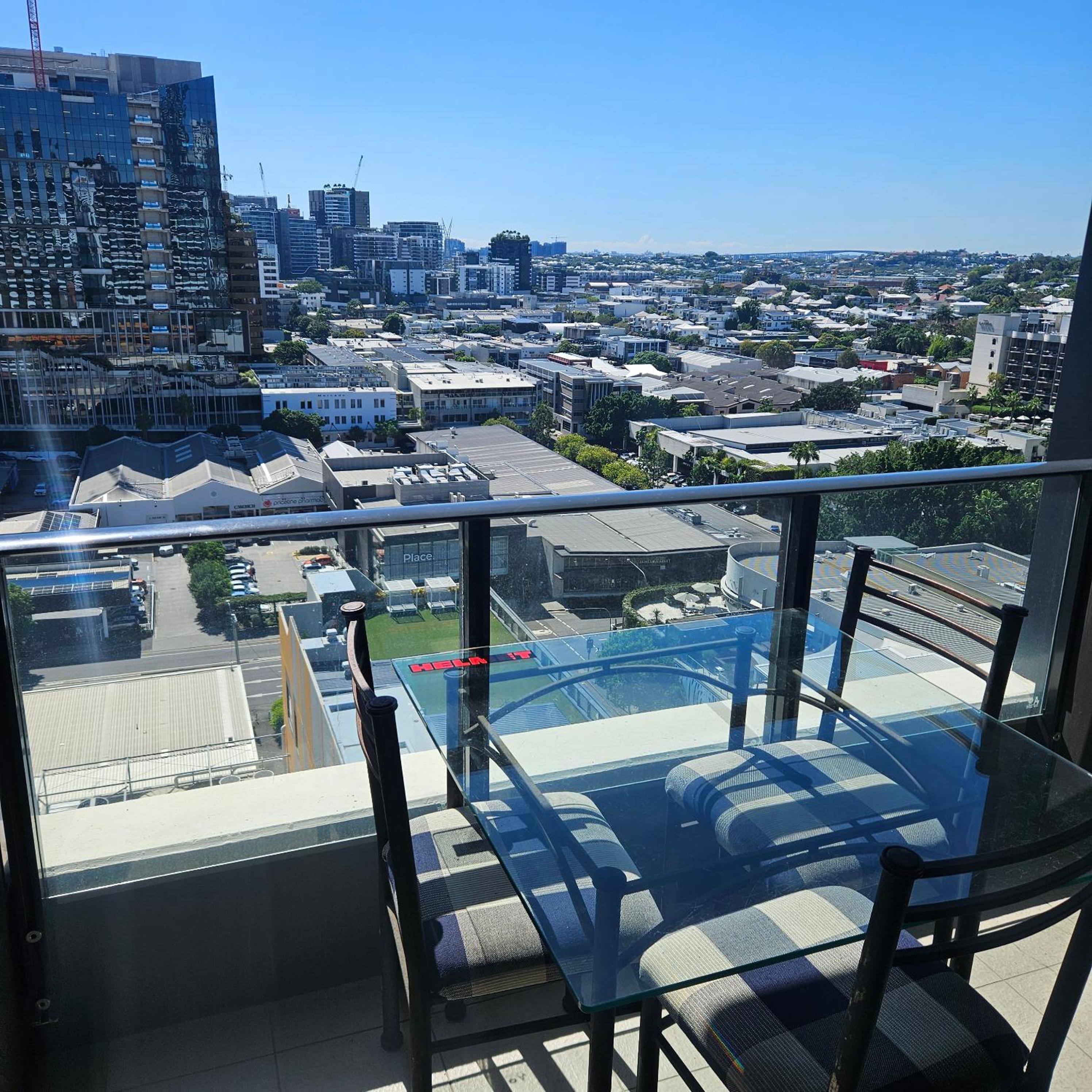 Brisbane Vacations - Private Bedroom Bathroom in Shared Inner Brisbane Apartment - Property Image 8