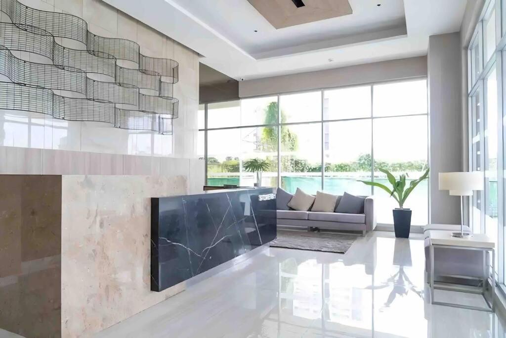 Blue Pool View 2Bedroom @Avida33 view 2