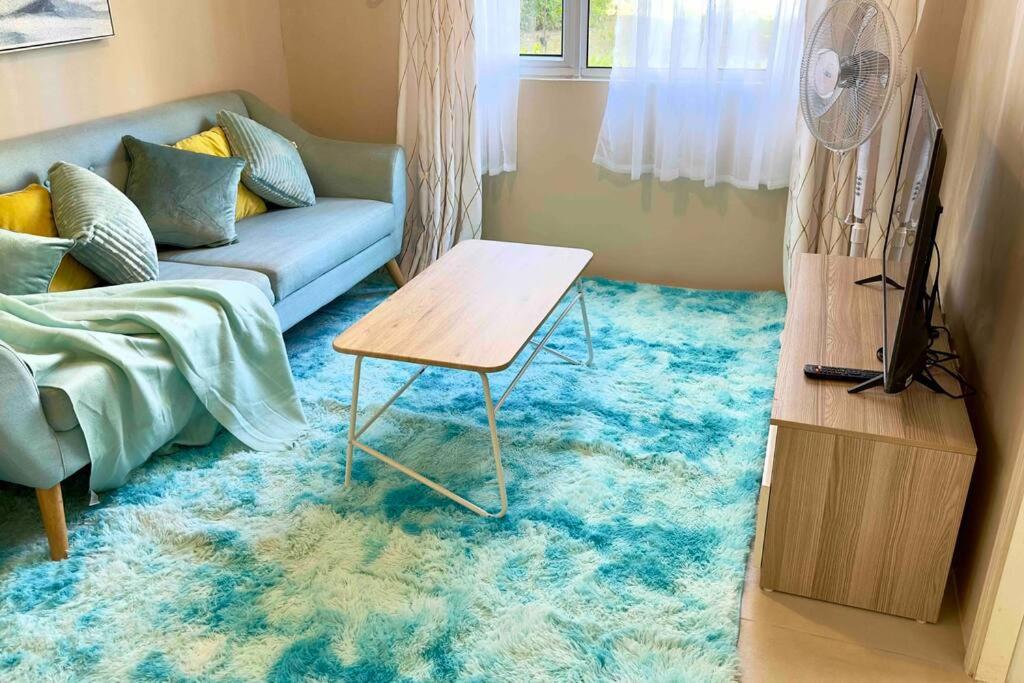 Blue Pool View 2Bedroom @Avida33 view 3