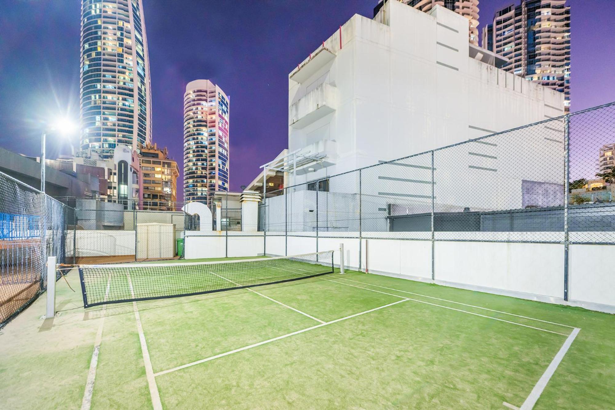 Surfers Paradise 2 bedroom Apartment Orchid Ave