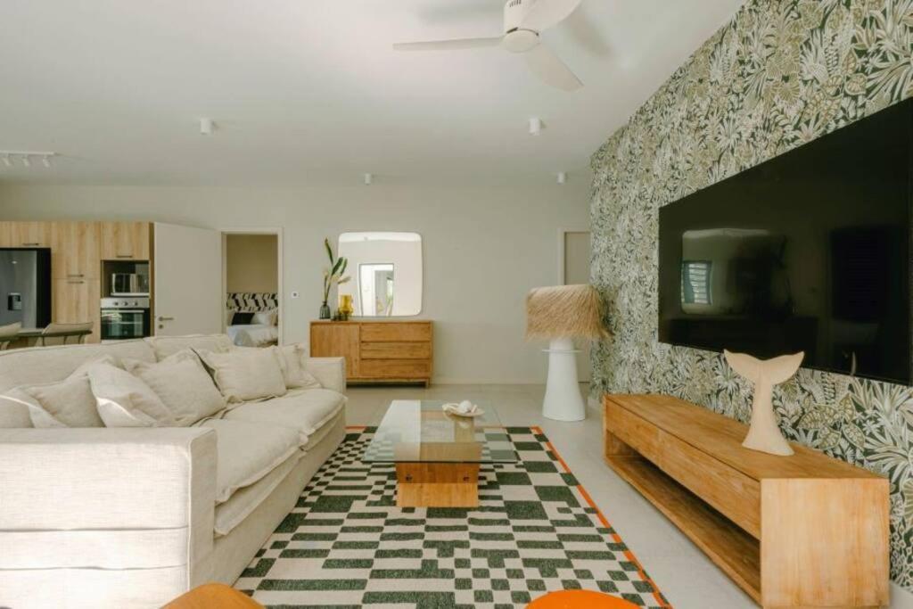 Tamarin Sunset Beach VI view 5