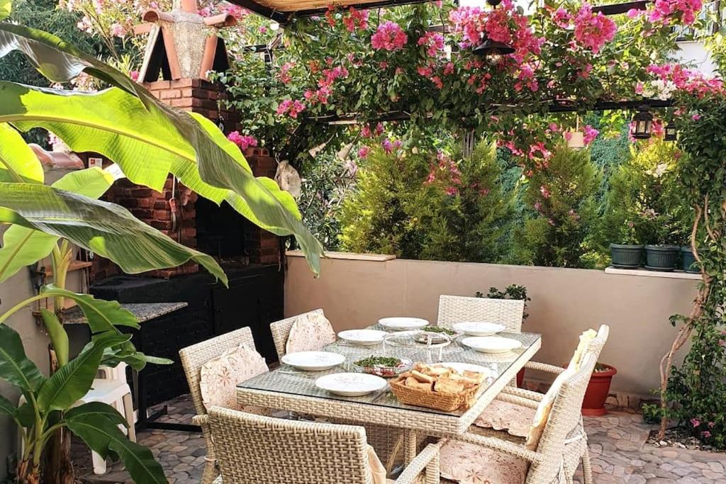 Arya Roof House - Image 54