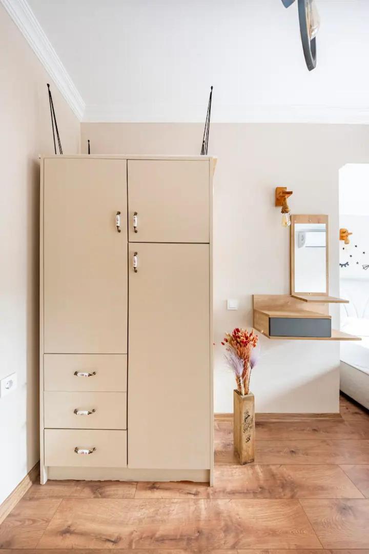 Arya Roof House - Image 17