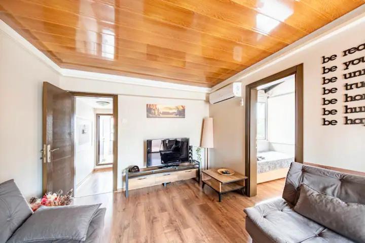 Arya Roof House - Image 16