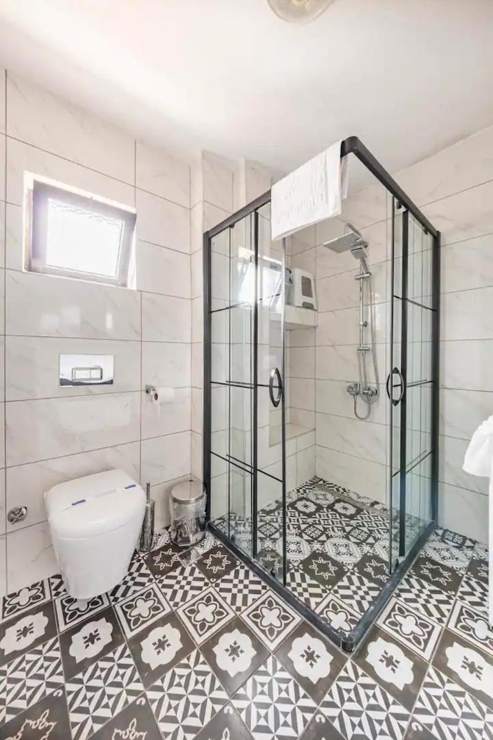 Arya Roof House - Image 55