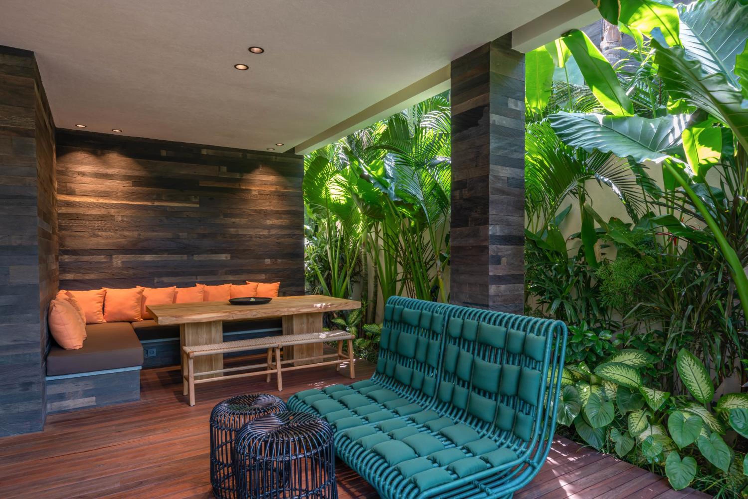 Villa Fiji by Villa Finder view 2