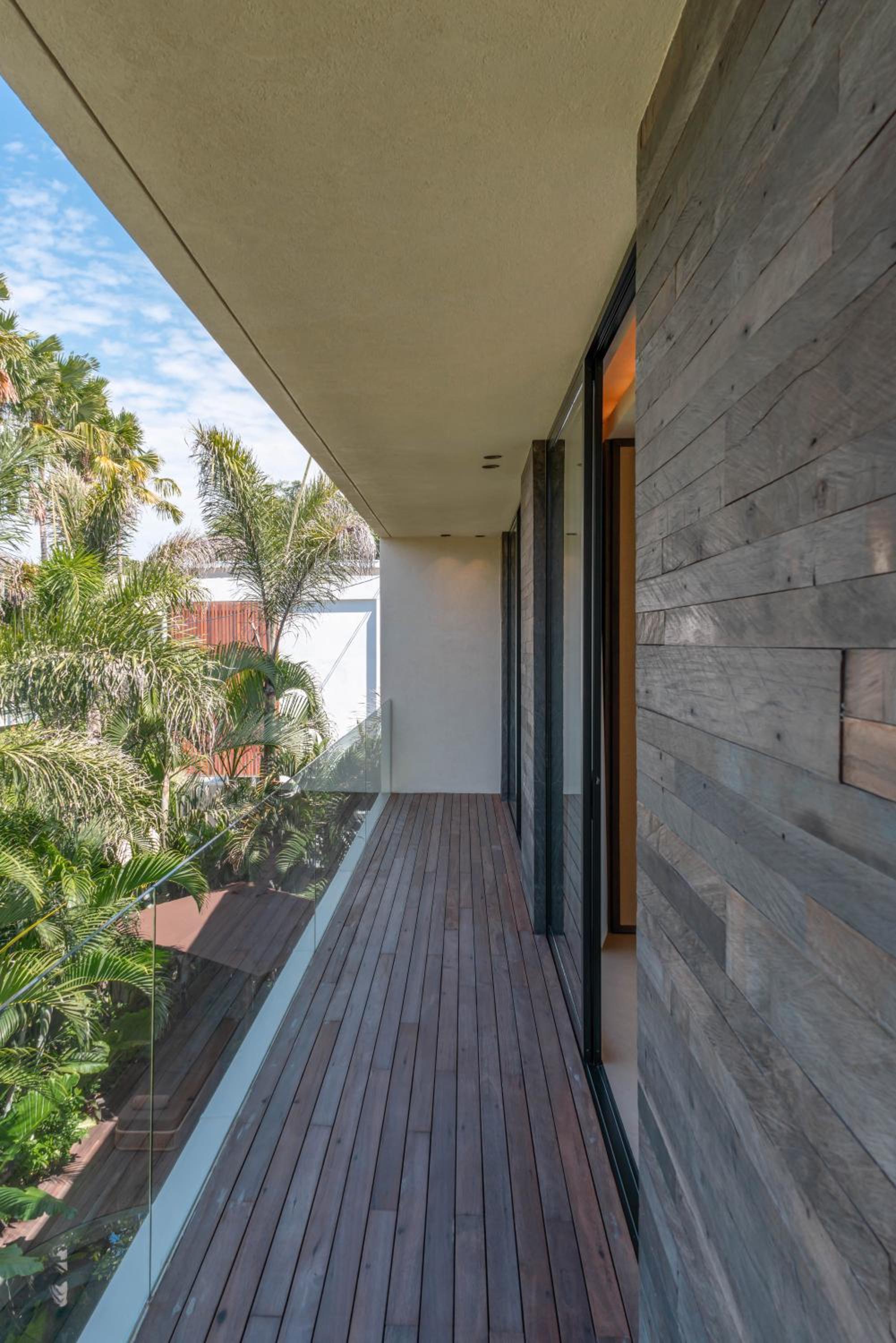 Villa Fiji by Villa Finder view 4