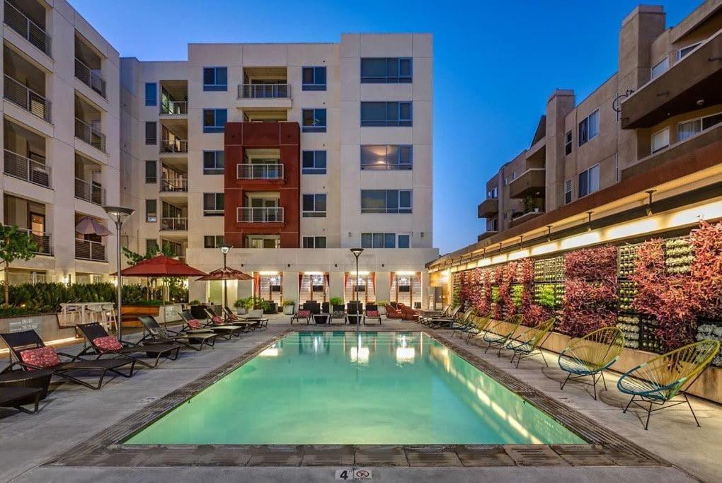 Cute Cozy unit in west Hollywood