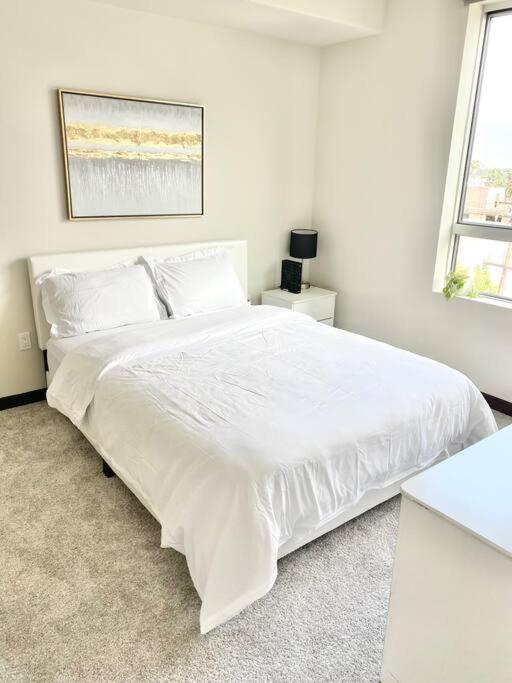 Cute Cozy unit in west Hollywood