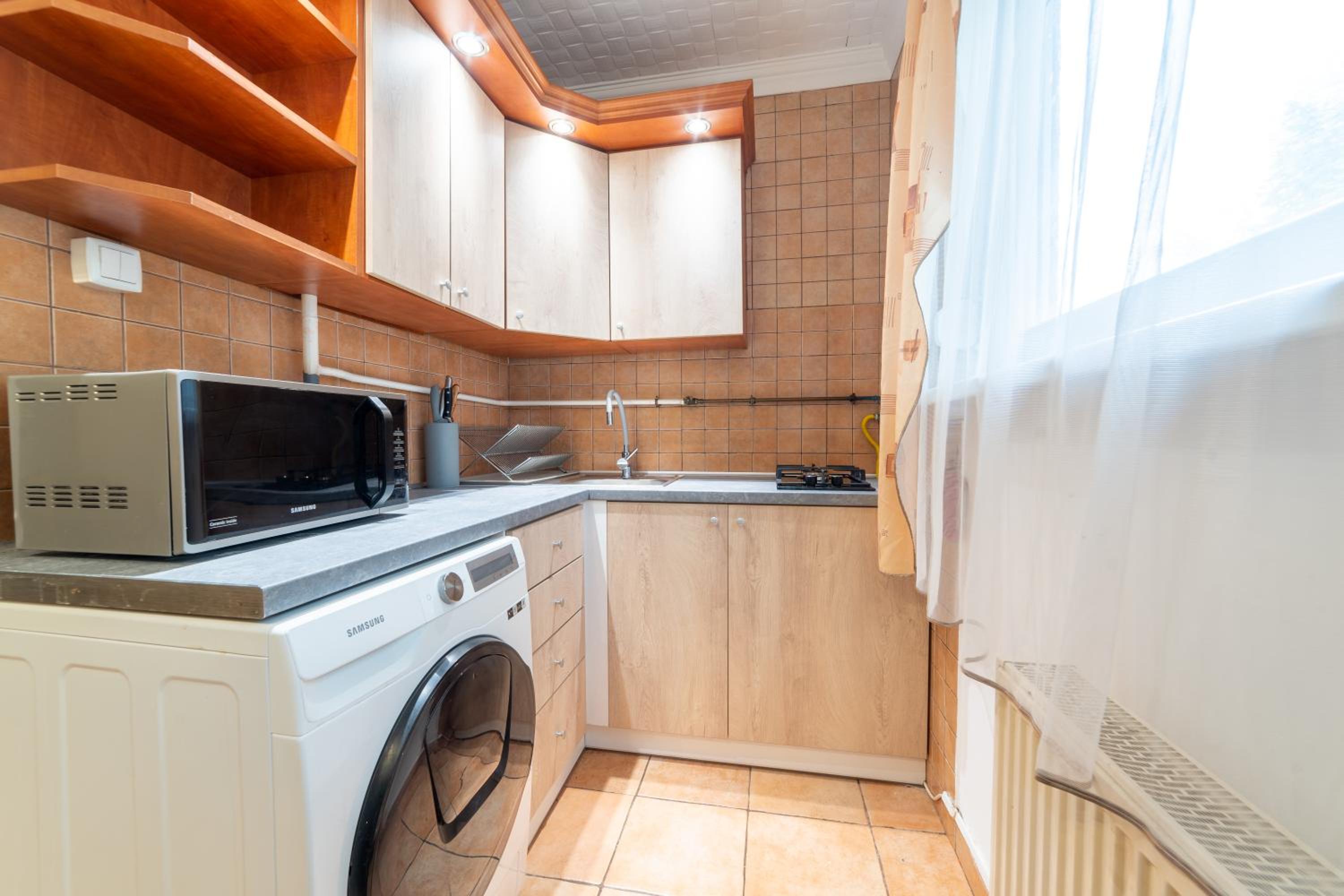 Comfort 28 - Great Value Apartment with Full Kitchen view 3