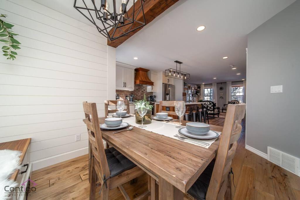 Stylish Euro Vibes Home, Small Gym, AC, Yard, Office