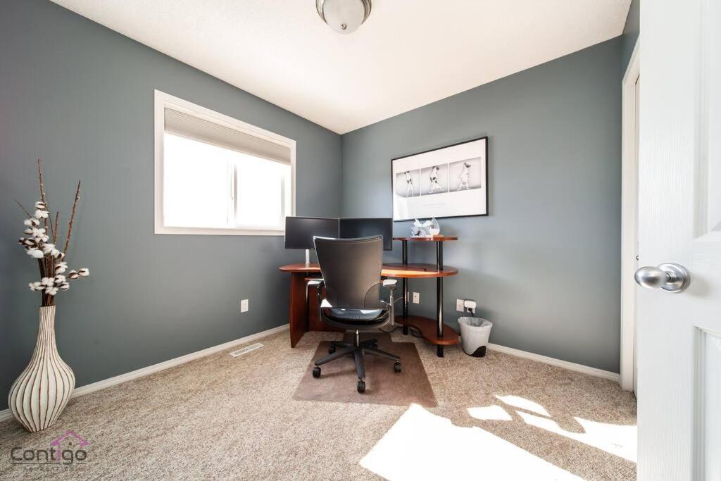 Stylish Euro Vibes Home, Small Gym, AC, Yard, Office