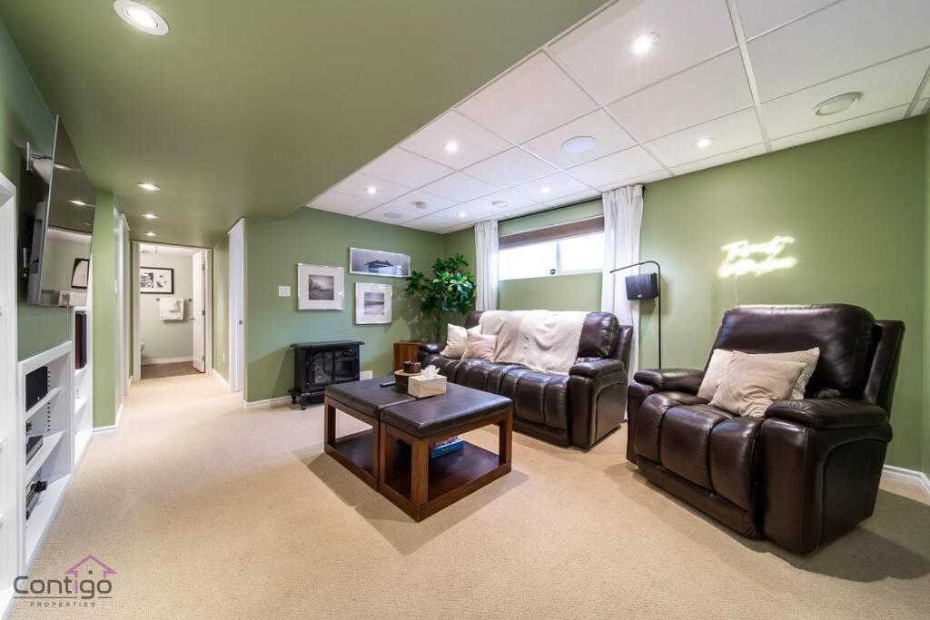 Stylish Euro Vibes Home, Small Gym, AC, Yard, Office