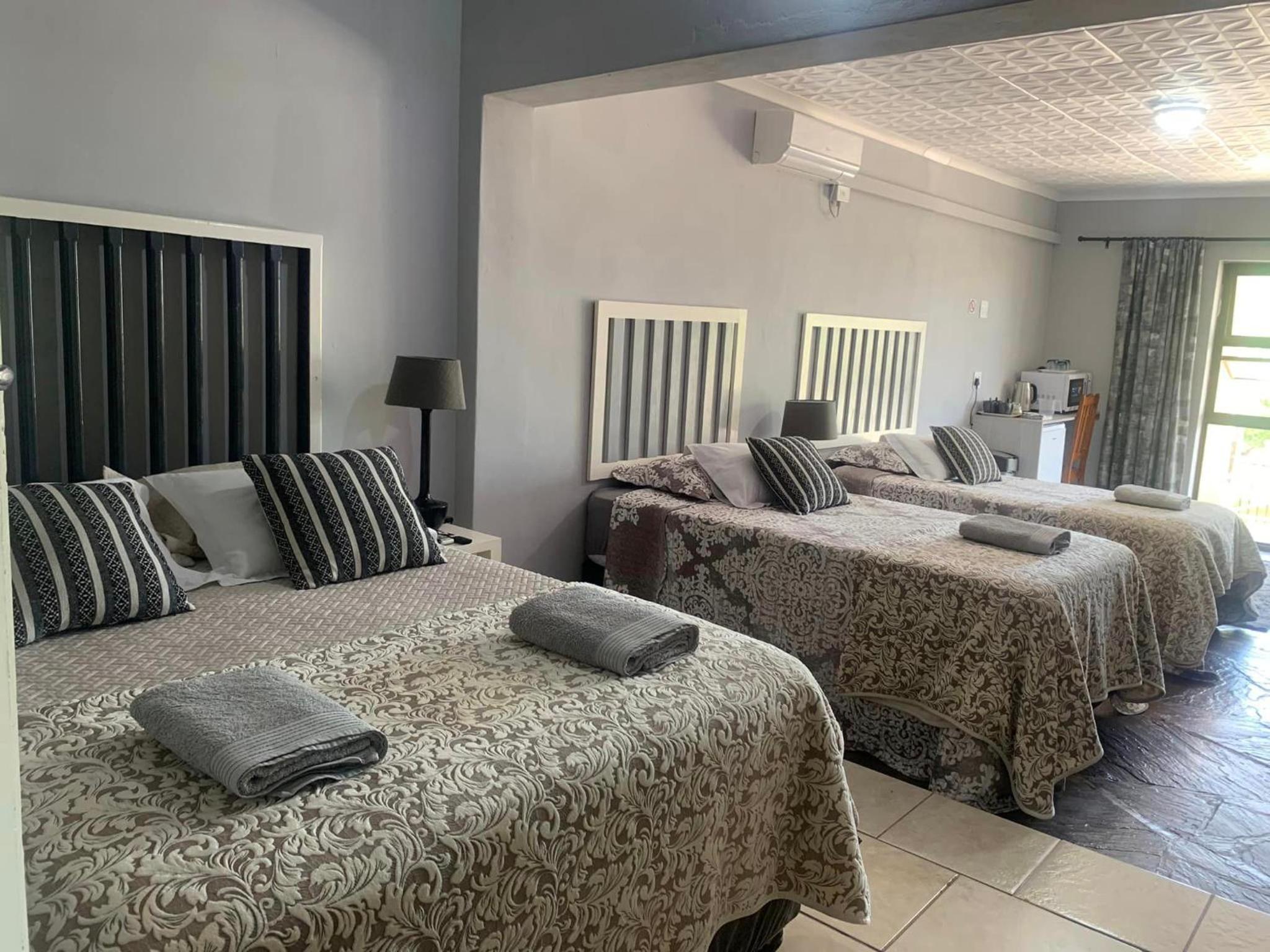 Victoria Oaks Beaufort West Guesthouse view 3