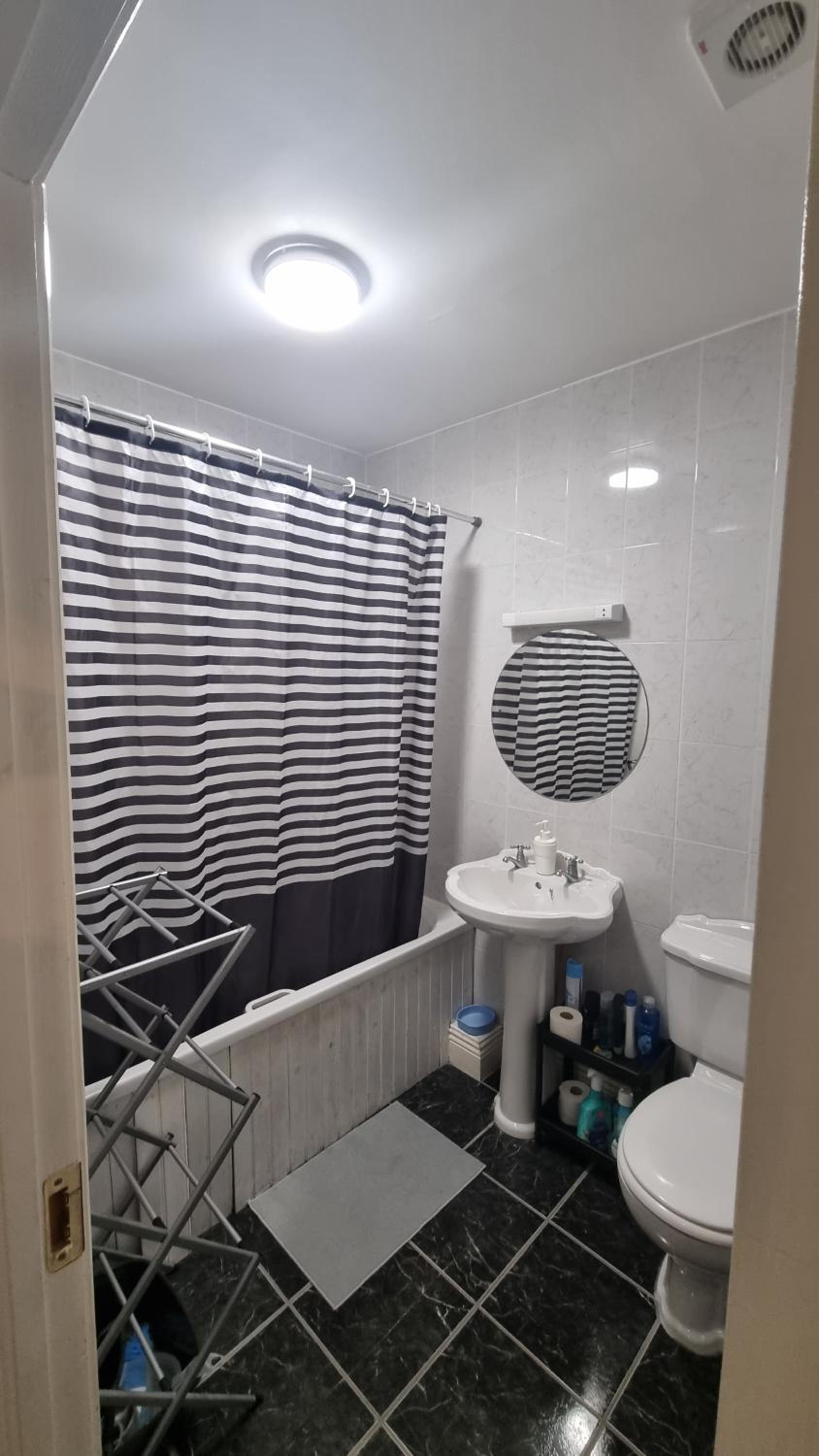 4 Cosy Bedrooms near Airport & City 7people